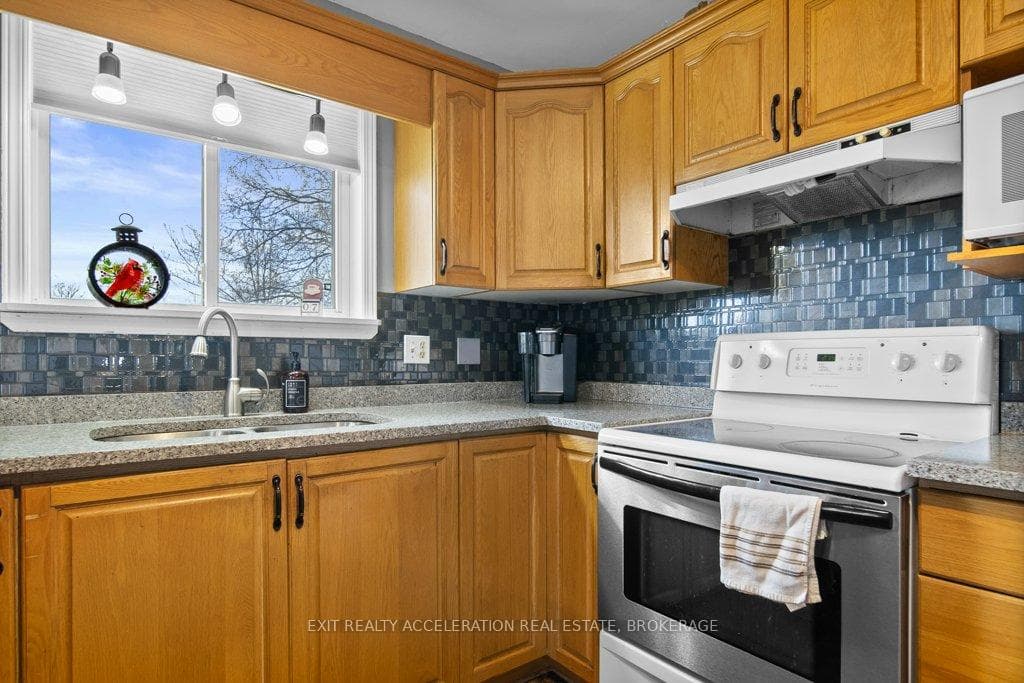 1189 Lazier Road photo 8
