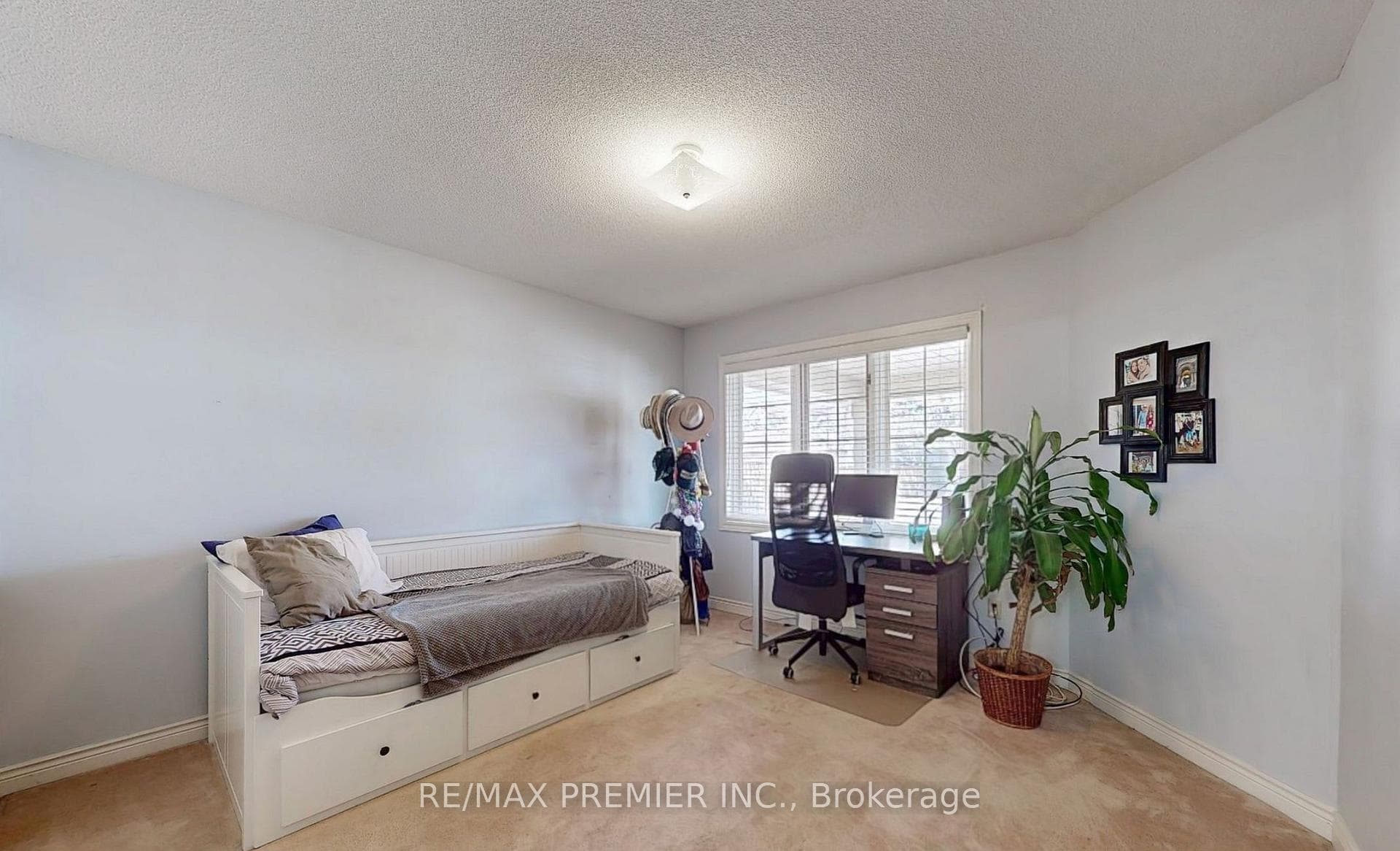 9 Wentworth Drive Unit 13 photo 17