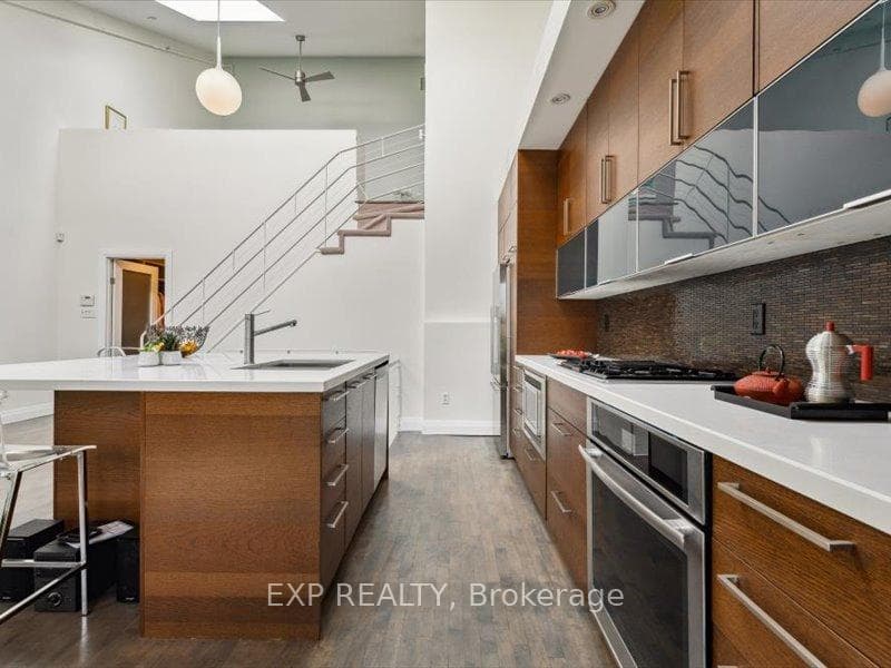 670 Richmond Street Unit 204 photo 4
