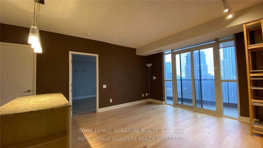21 Carlton Street Unit 3201 photo 6
