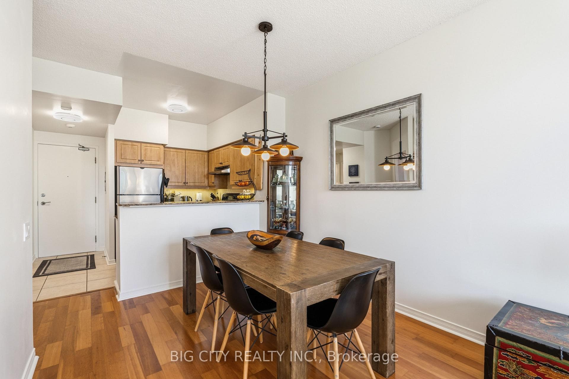 455 Rosewell Avenue Unit 412 photo 14