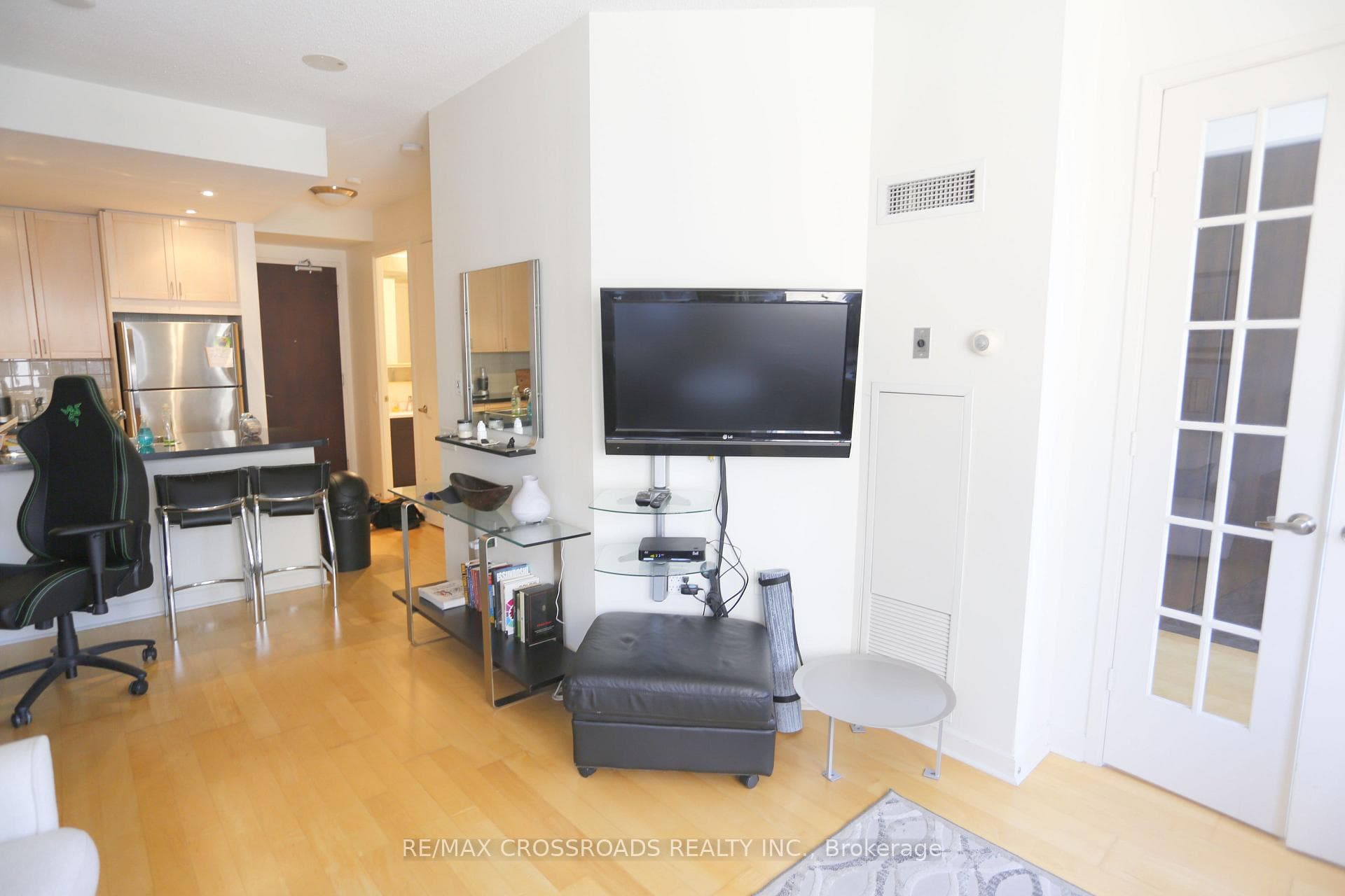 85 Bloor Street Unit 1212 photo 6