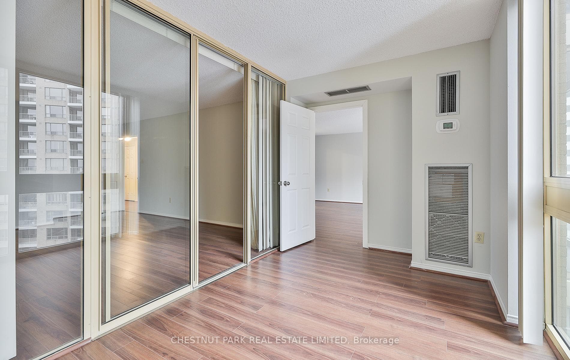 131 Beecroft Road Unit 1107 photo 21