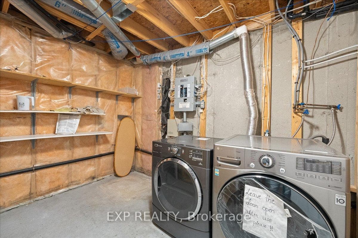 12 Claridge Drive photo 36