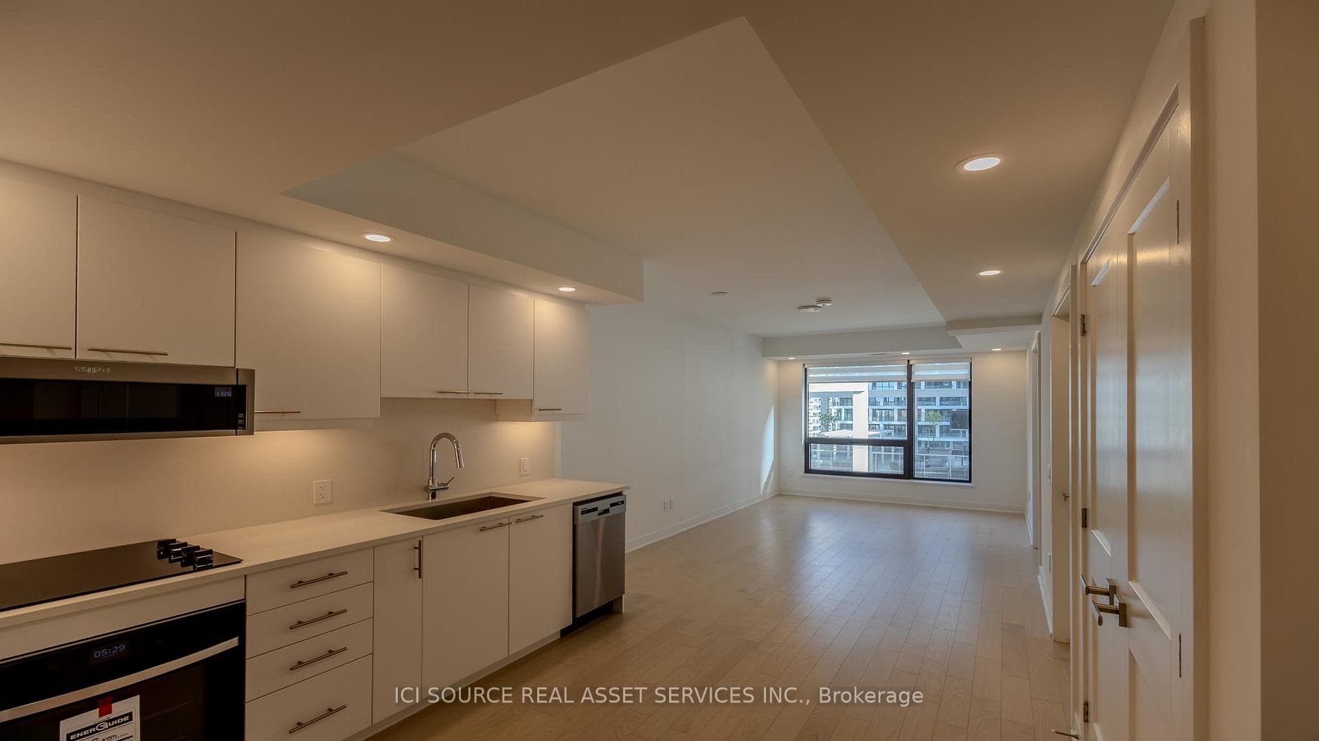 340 Queen Street Unit 1110 photo 7