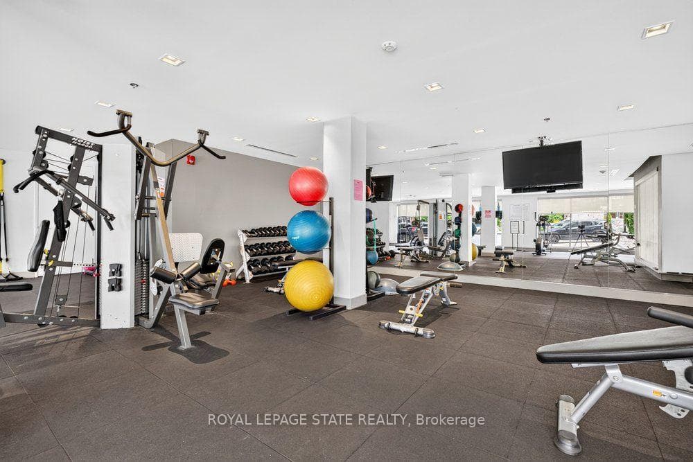10 Esplanade Lane Unit 306 photo 28