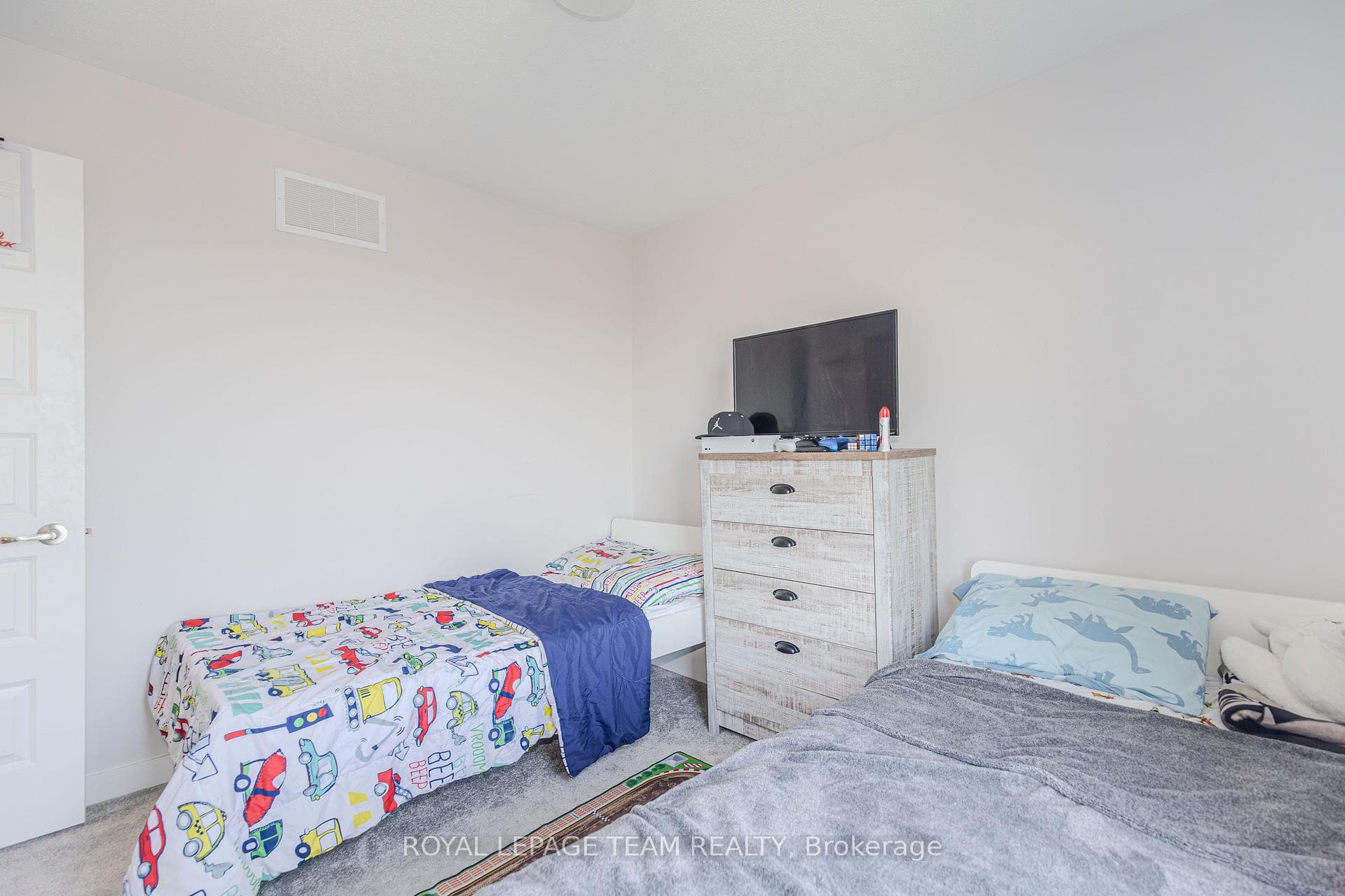 742 Kinstead Pvt Private photo 34