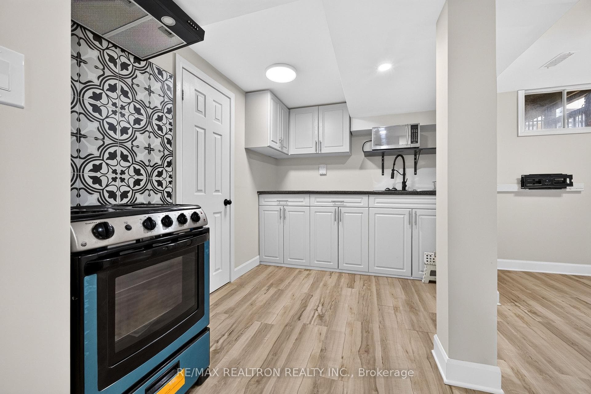 40 Carr Drive photo 11