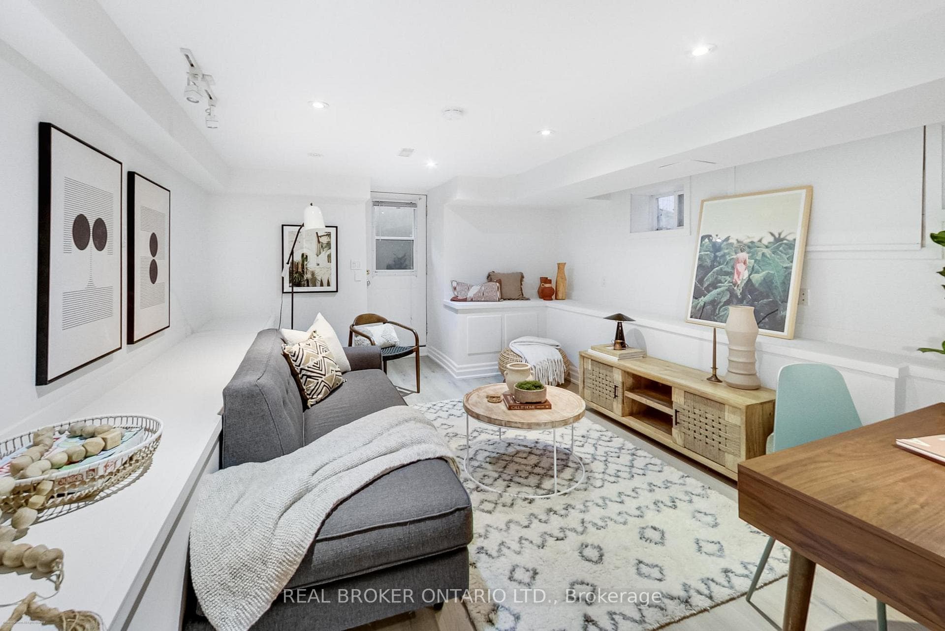 52 Eaton Avenue photo 30