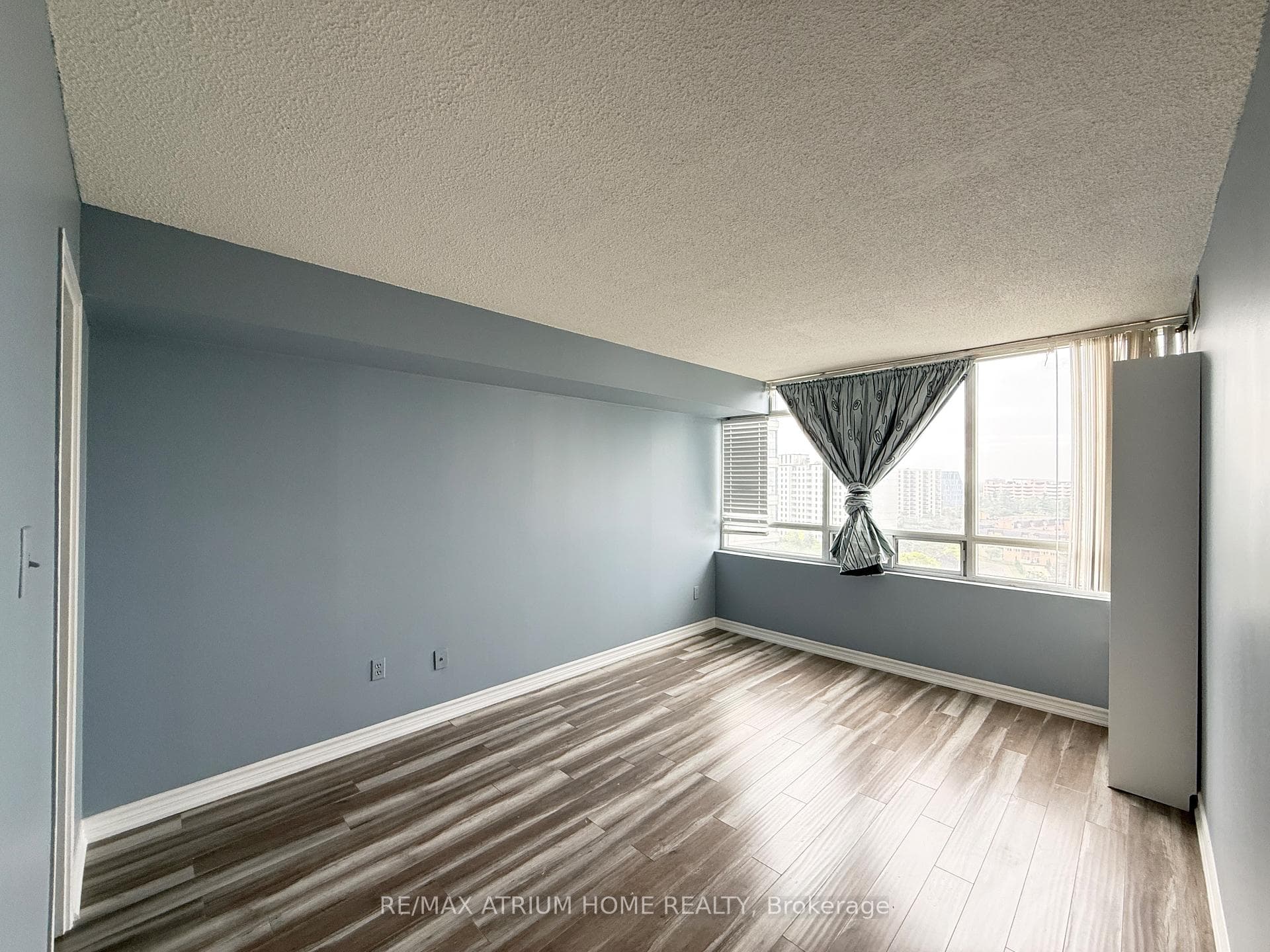 3050 Ellesmere Road Unit 1604 photo 14