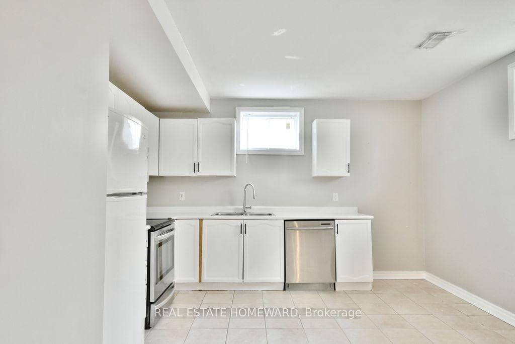 145 Ruffet Drive Unit Lower photo 4
