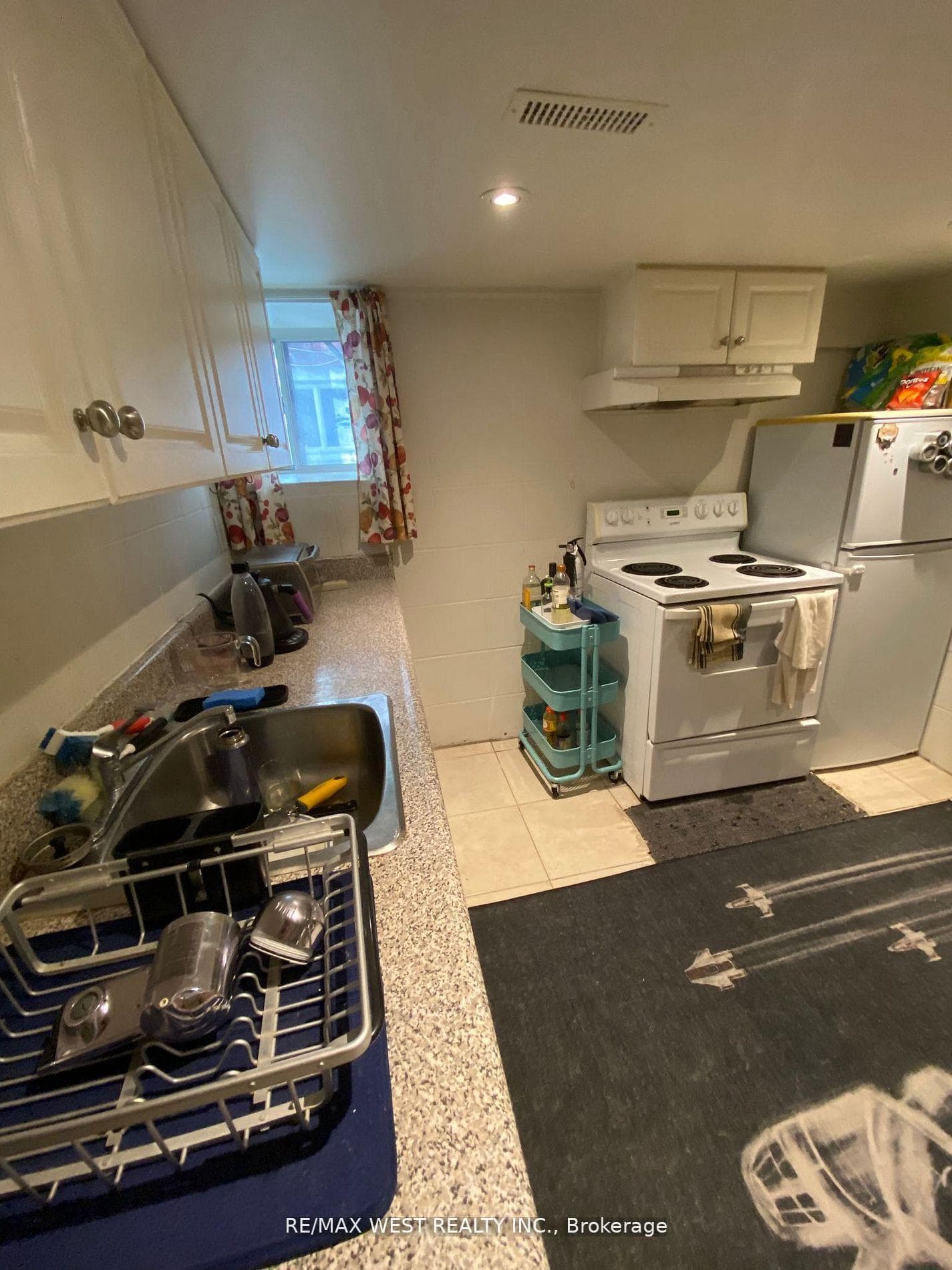 1206 Ossington Avenue Unit Lower photo 5