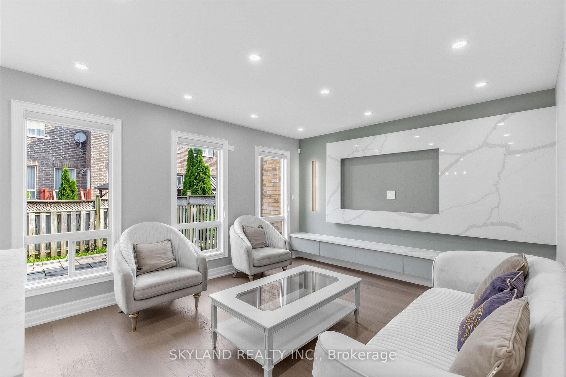 12 Silver Linden Drive photo 5