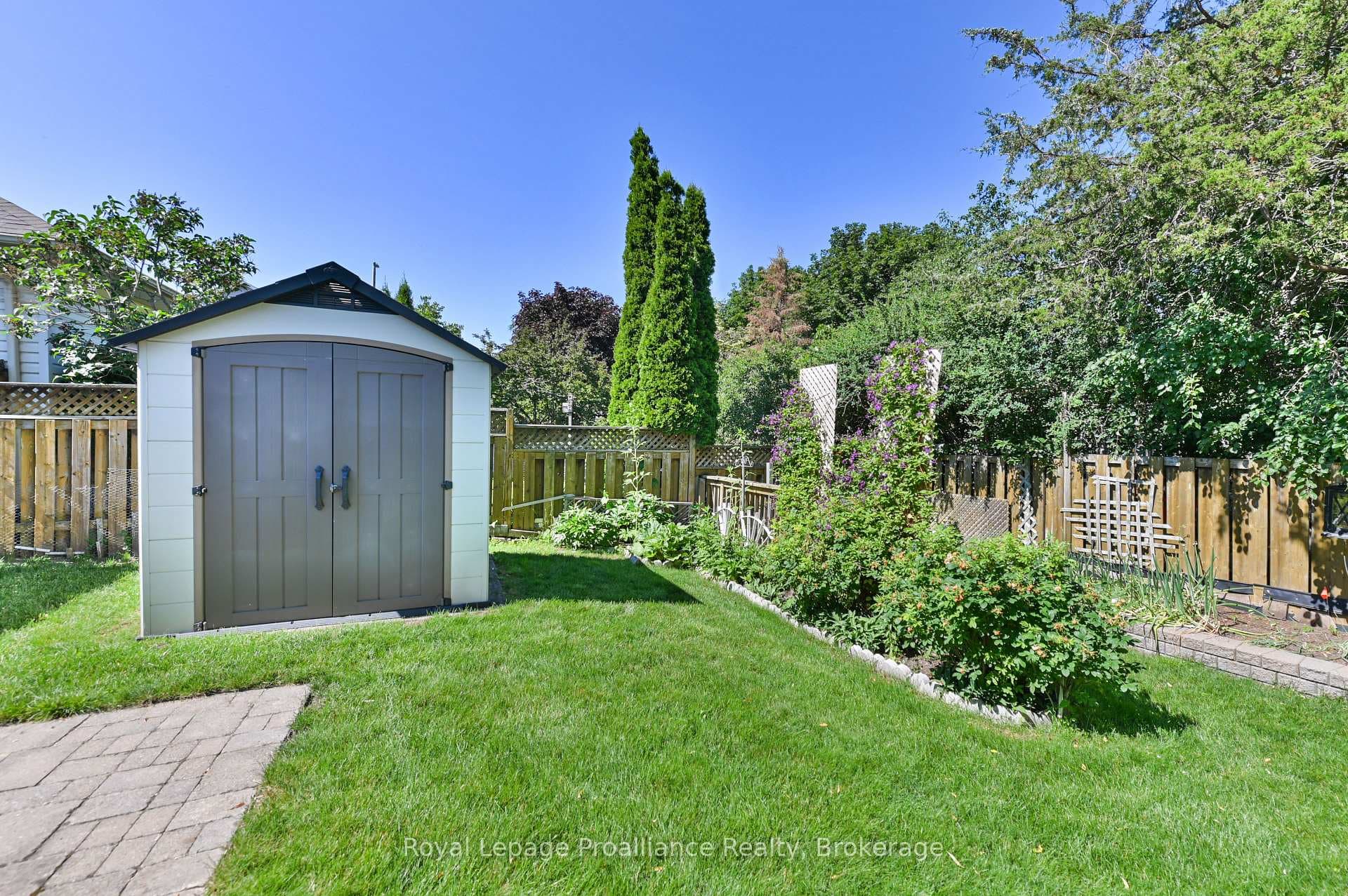 73 Finch Drive photo 34