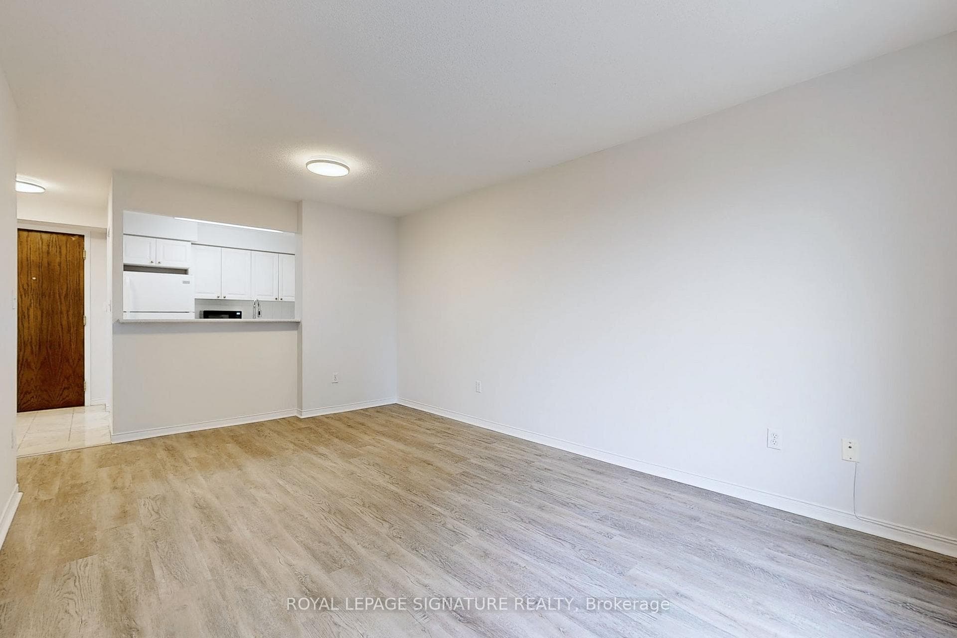 39 Pemberton Avenue Unit 406 photo 10