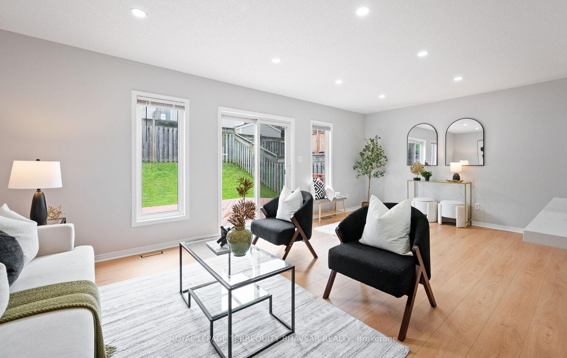 111 Parkvale Drive photo 11