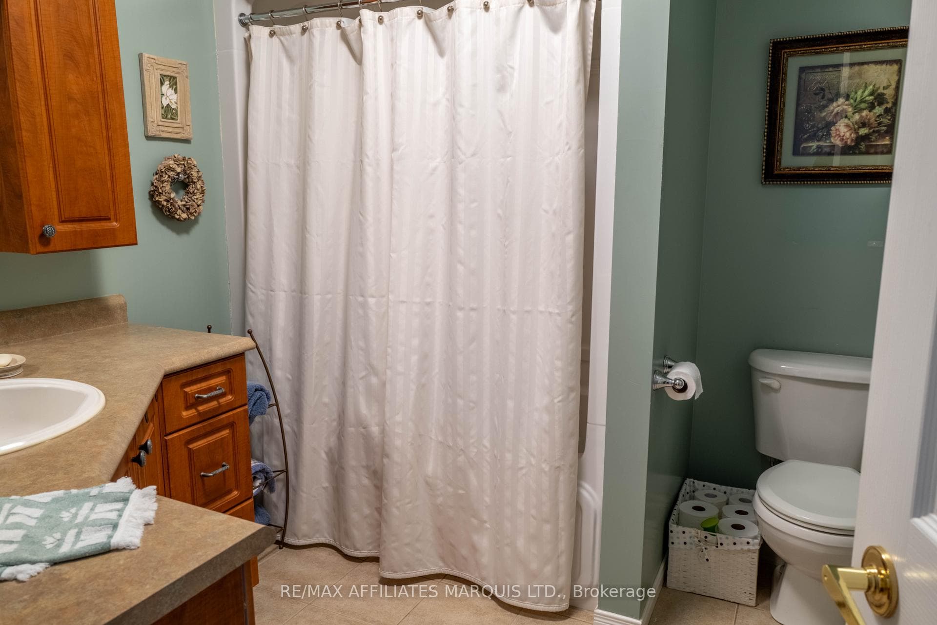 Main bathroom