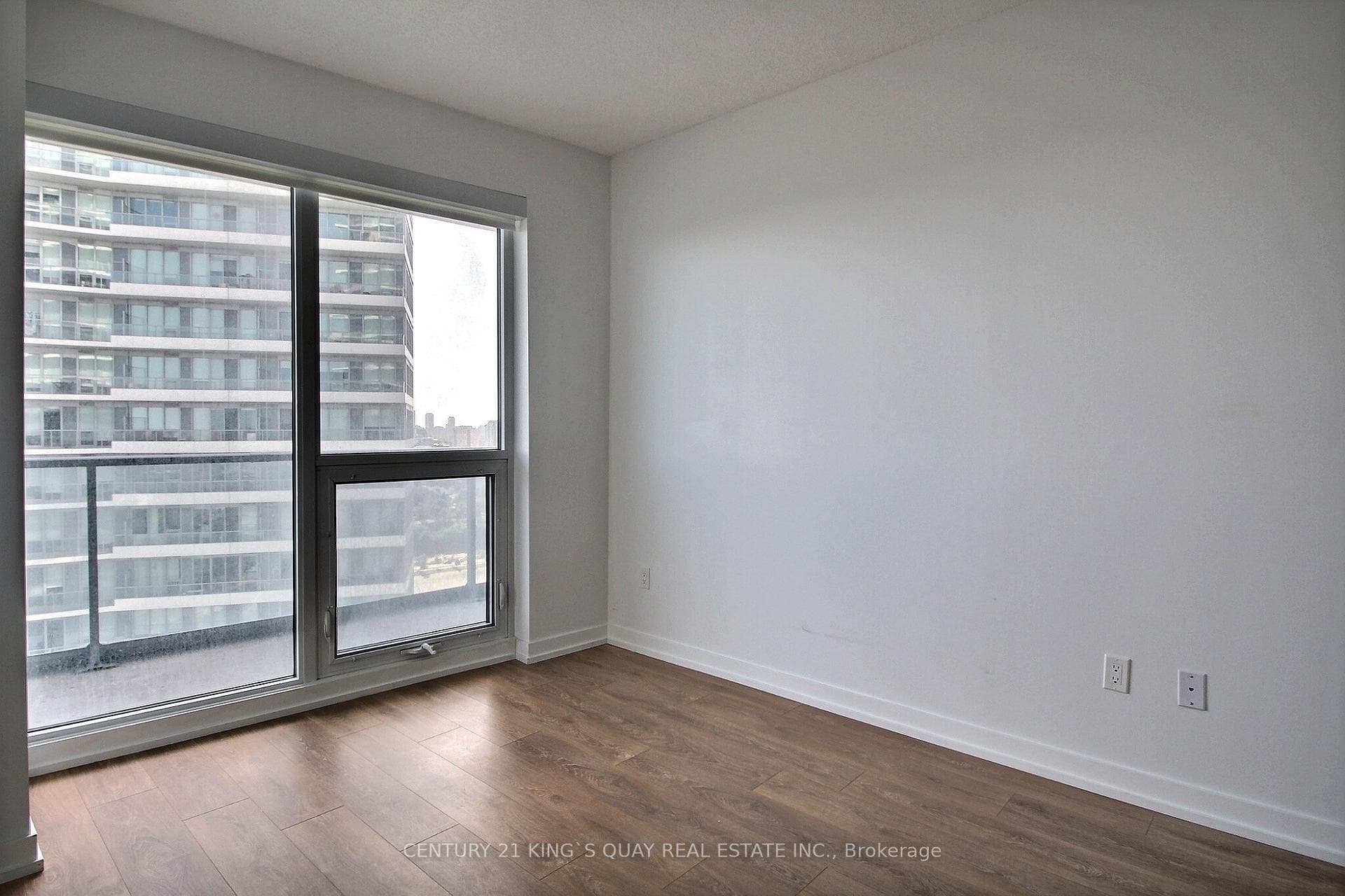 117 McMahon Drive Unit 2905 photo 4