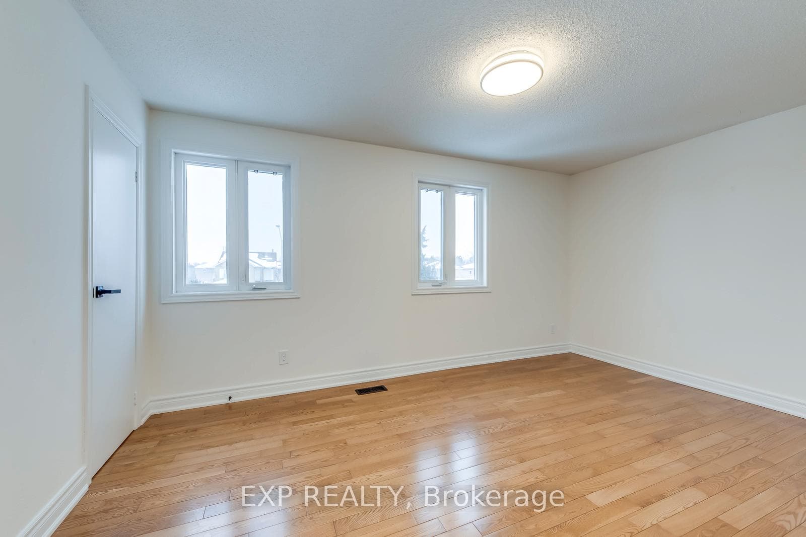 1570 Cuthbert Avenue photo 21