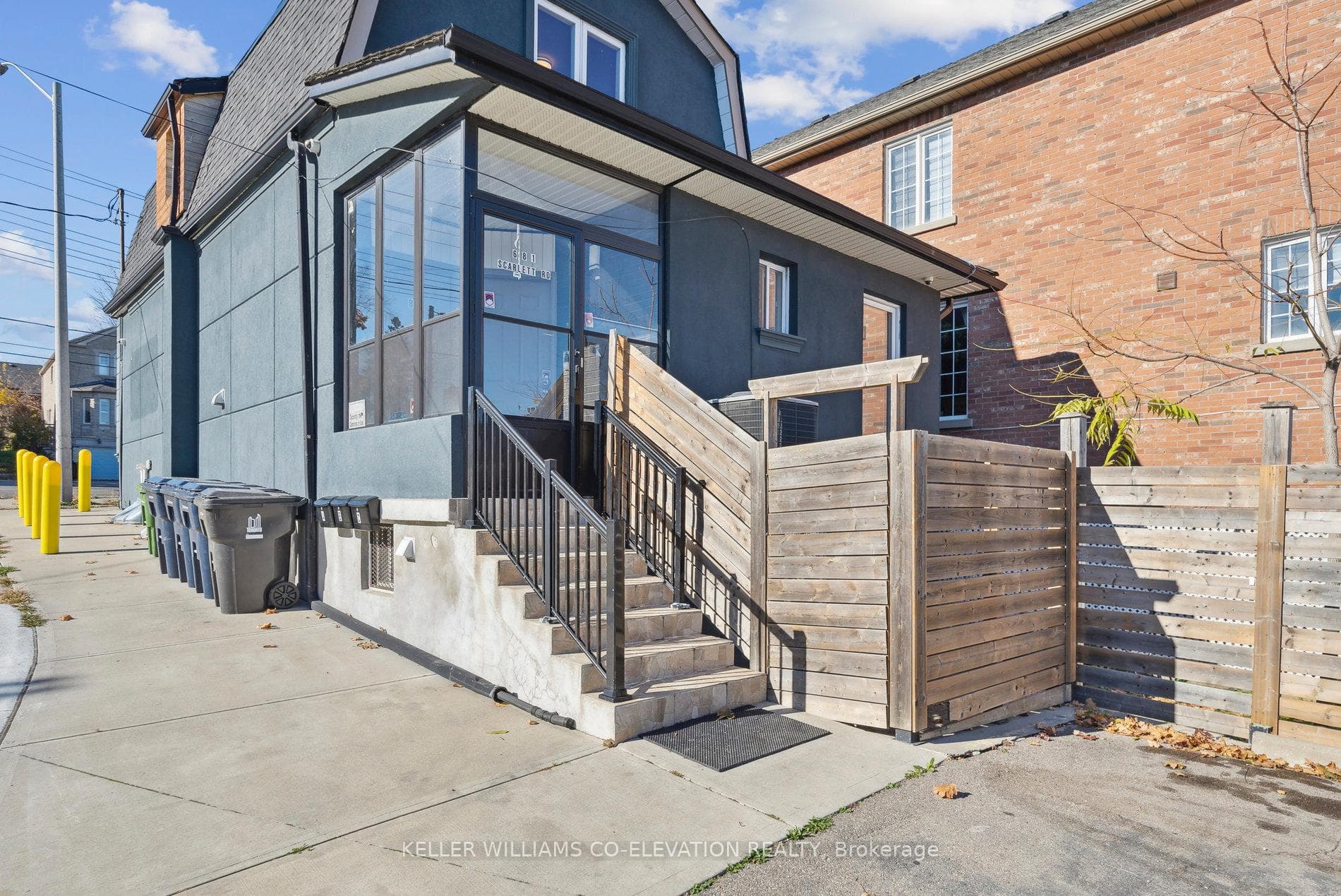 681 Scarlett Road Unit Main level photo 3