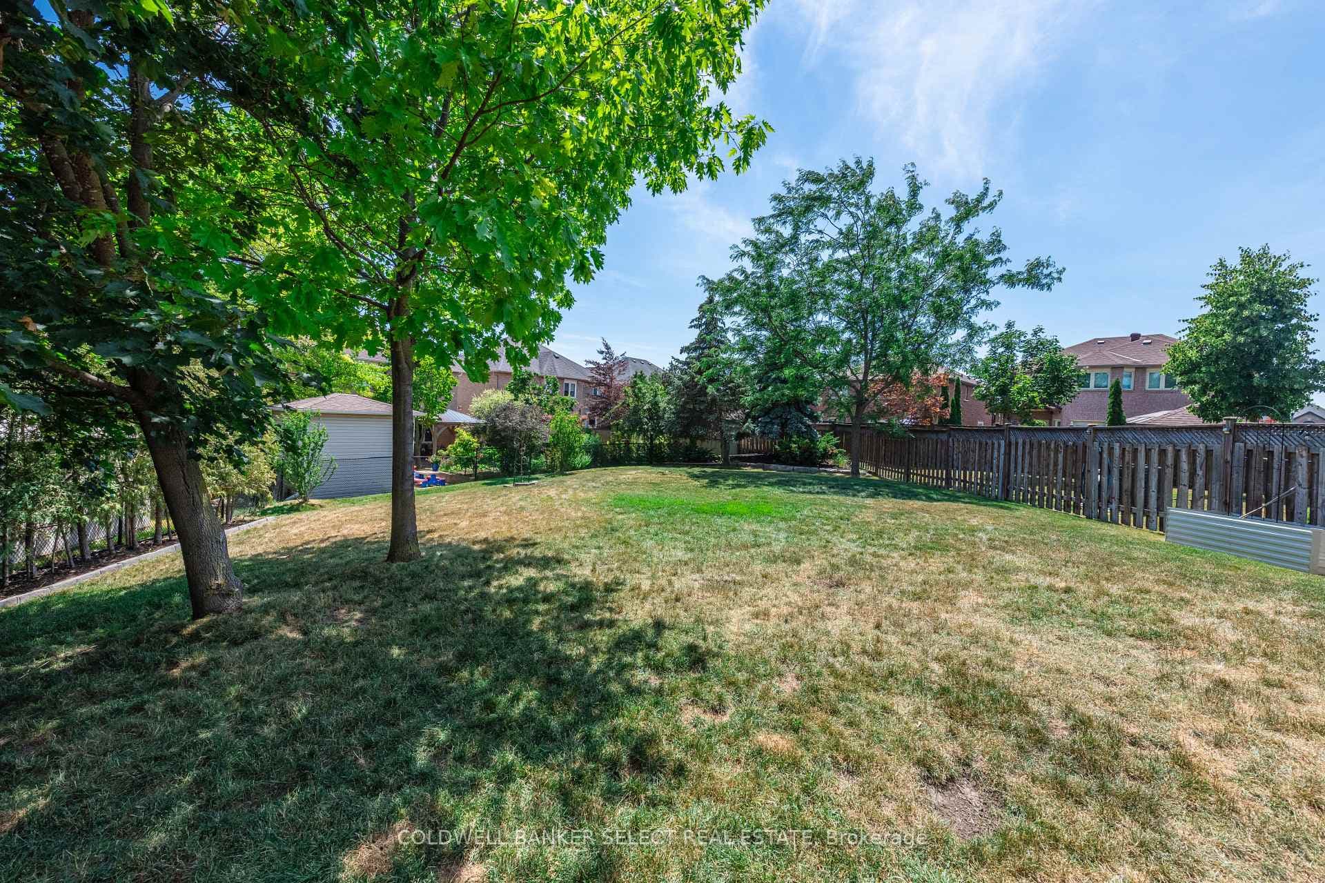 32 Coolspring Crescent photo 32
