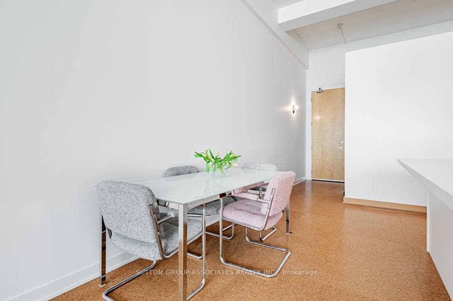 160 Baldwin Street Unit 319 photo 12