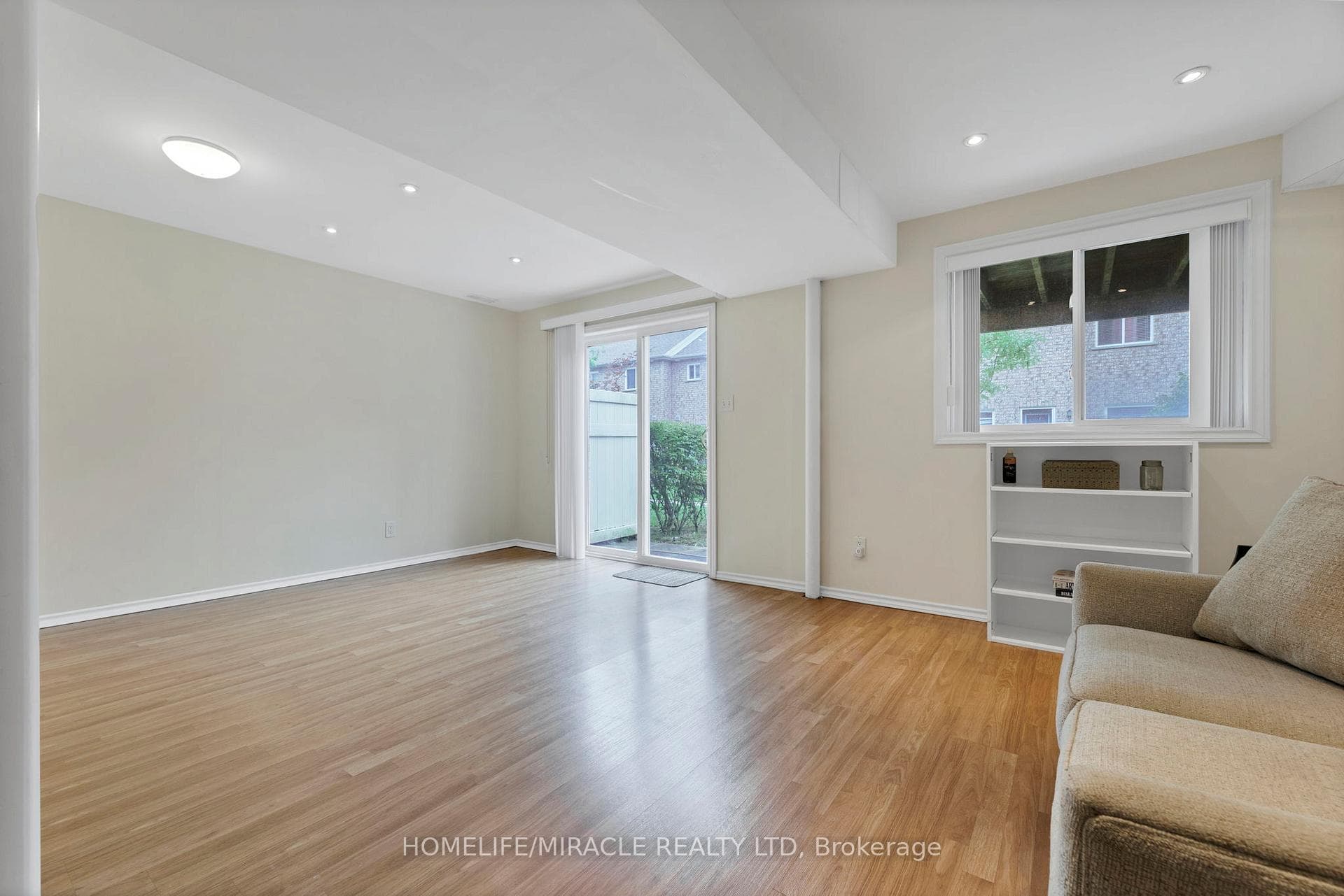 1131 Ormond Drive Unit 66 photo 34