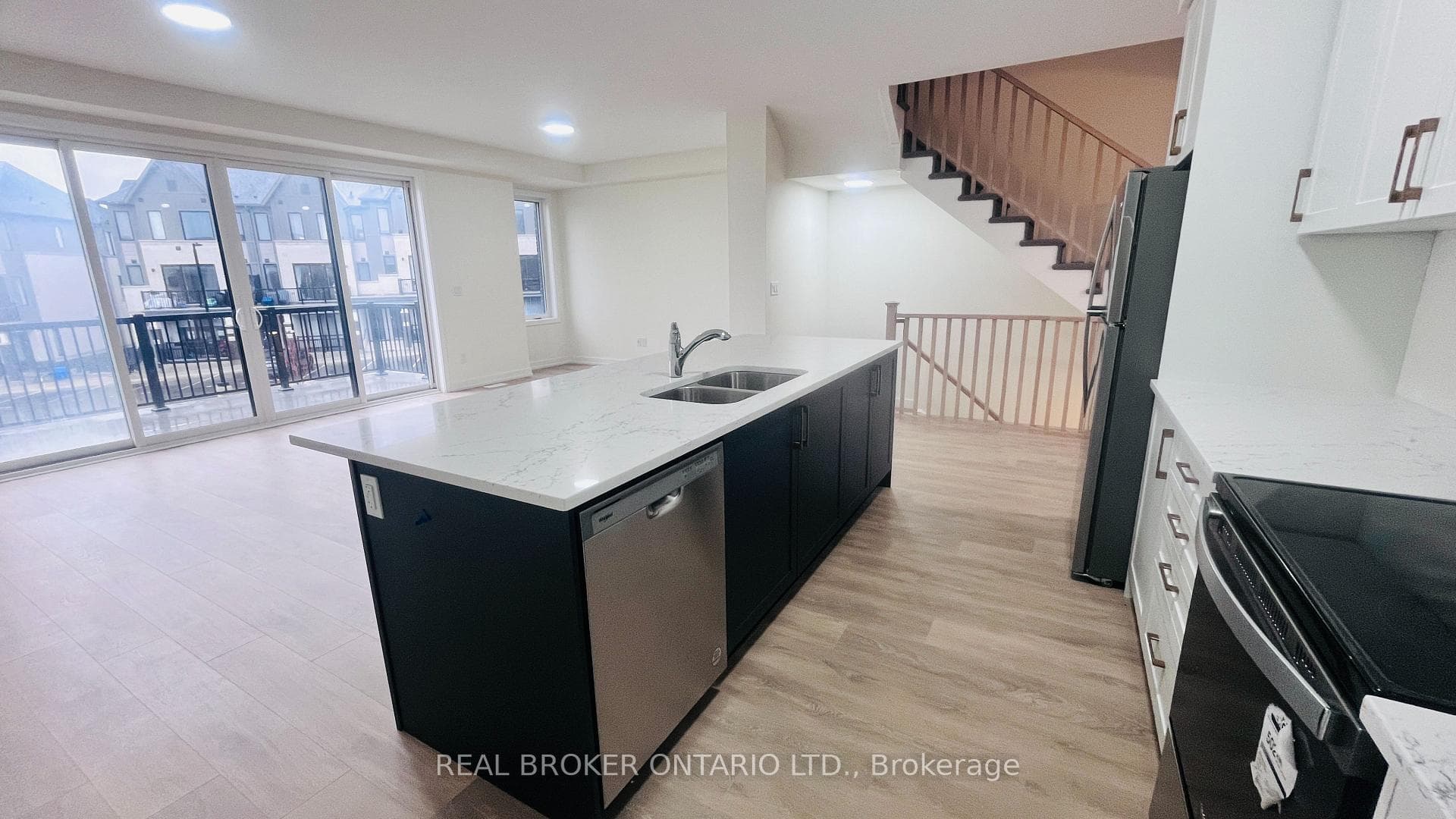 160 DENSMORE Road Unit 3 photo 19