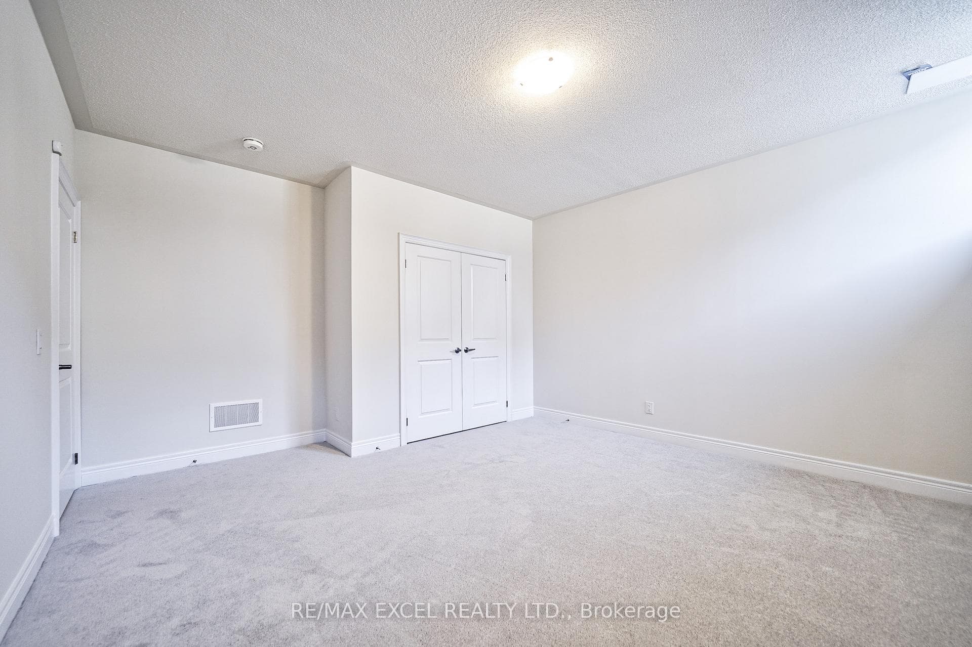 98 Deer Ridge Crescent photo 39