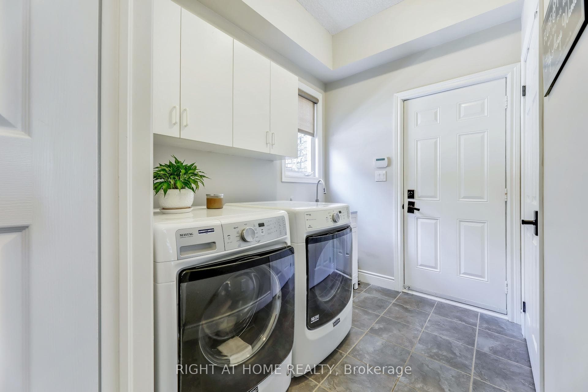 2271 Pindar Crescent photo 19
