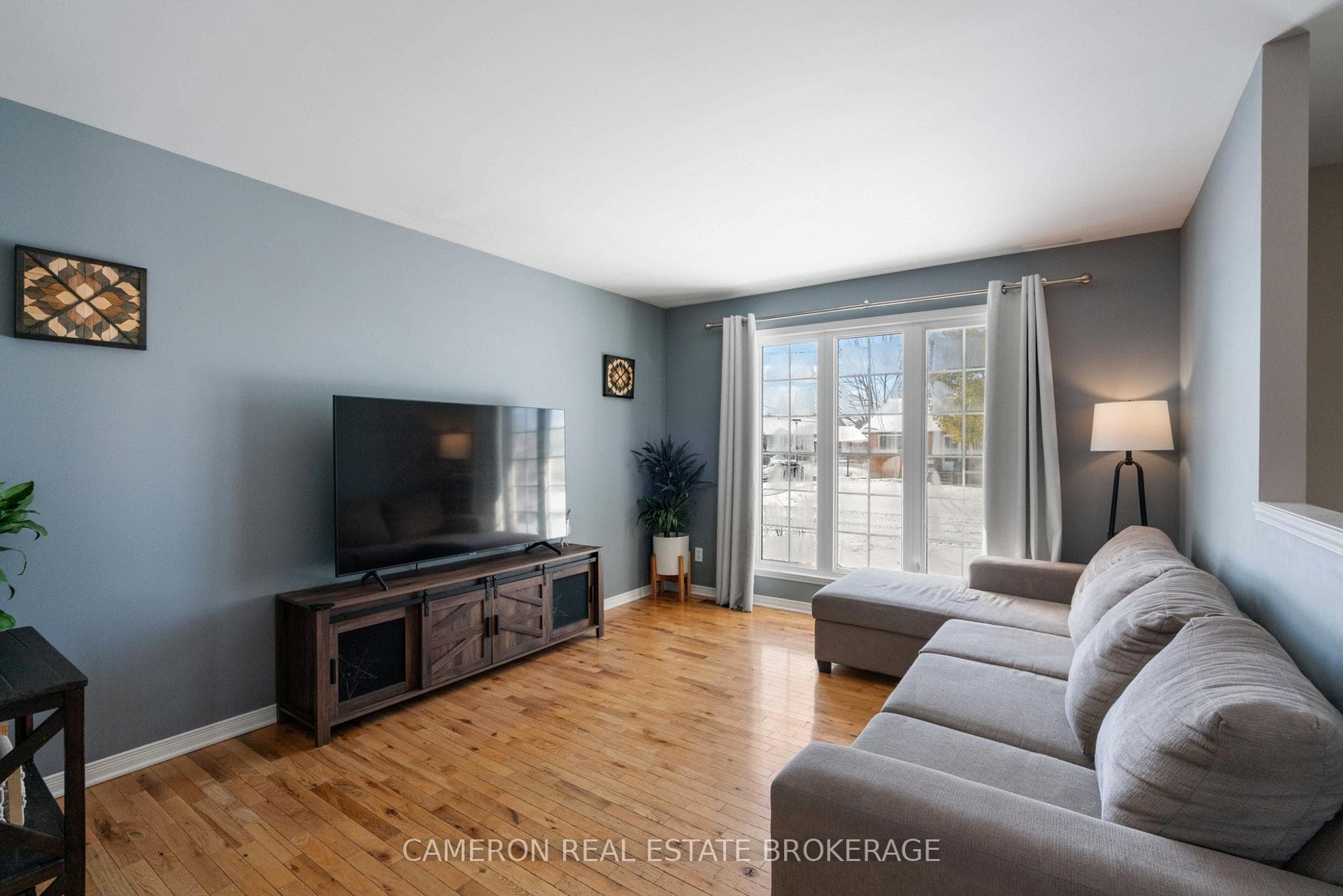3215 Johnston Avenue photo 4