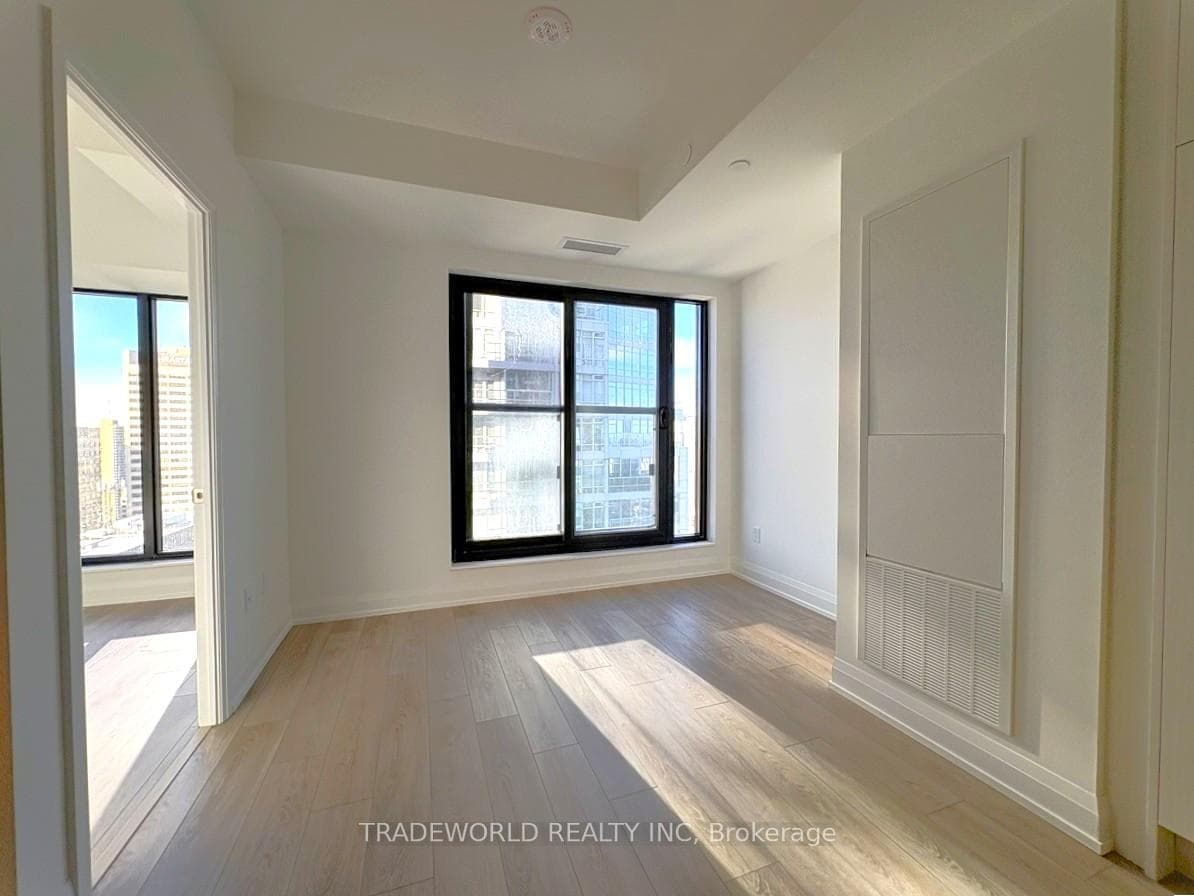 20 Soudan Avenue Unit 3009 photo 3