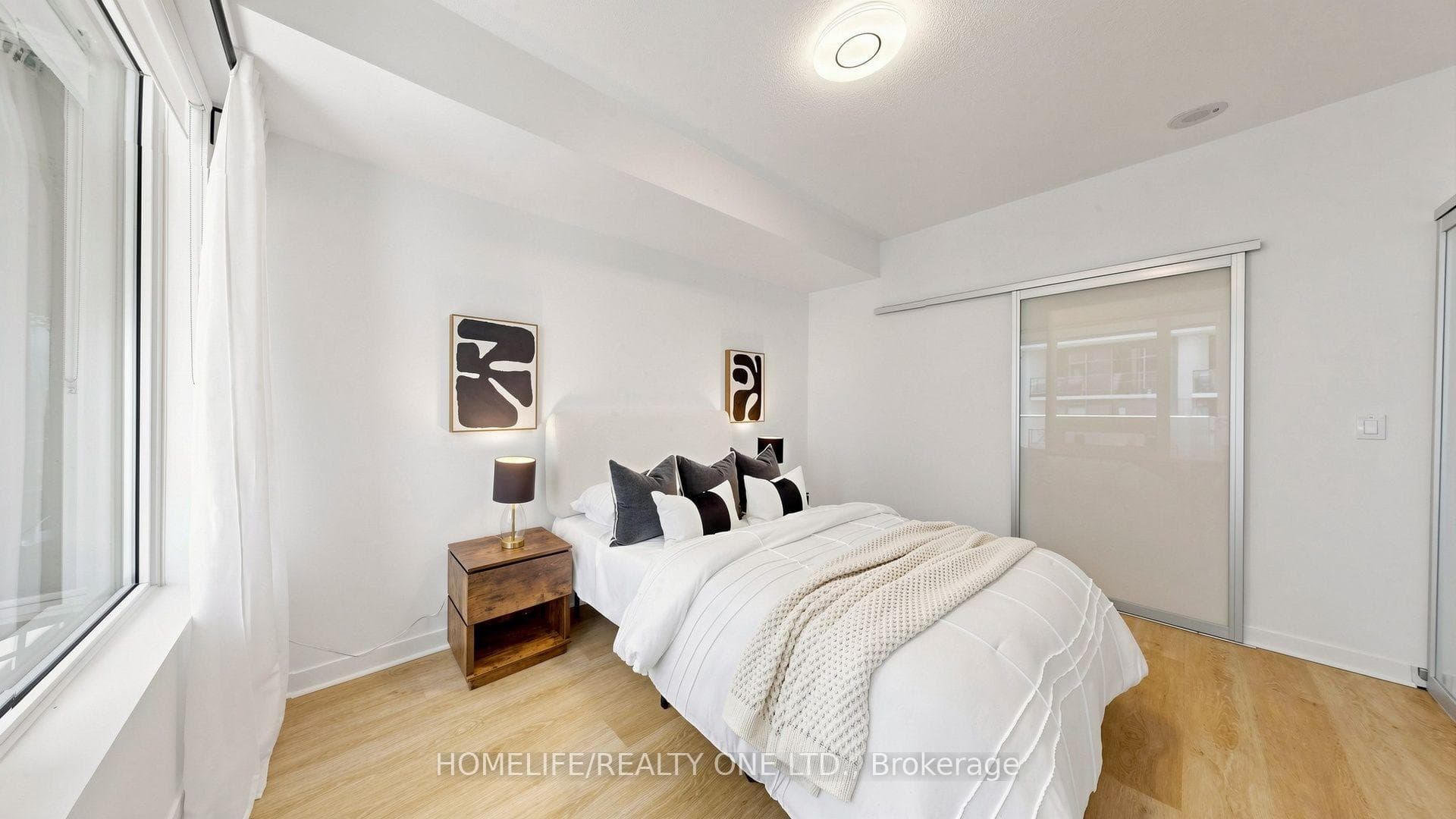 55 East Liberty Street Unit 1804 photo 17