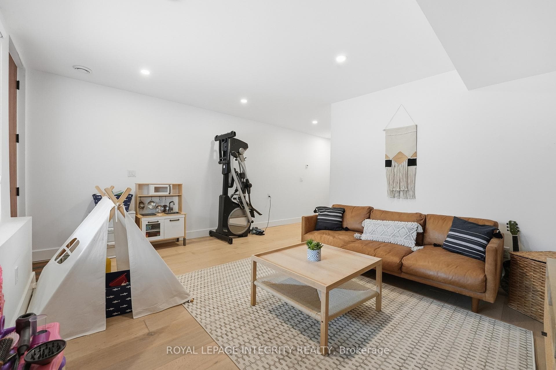 221 Wesley Avenue photo 31
