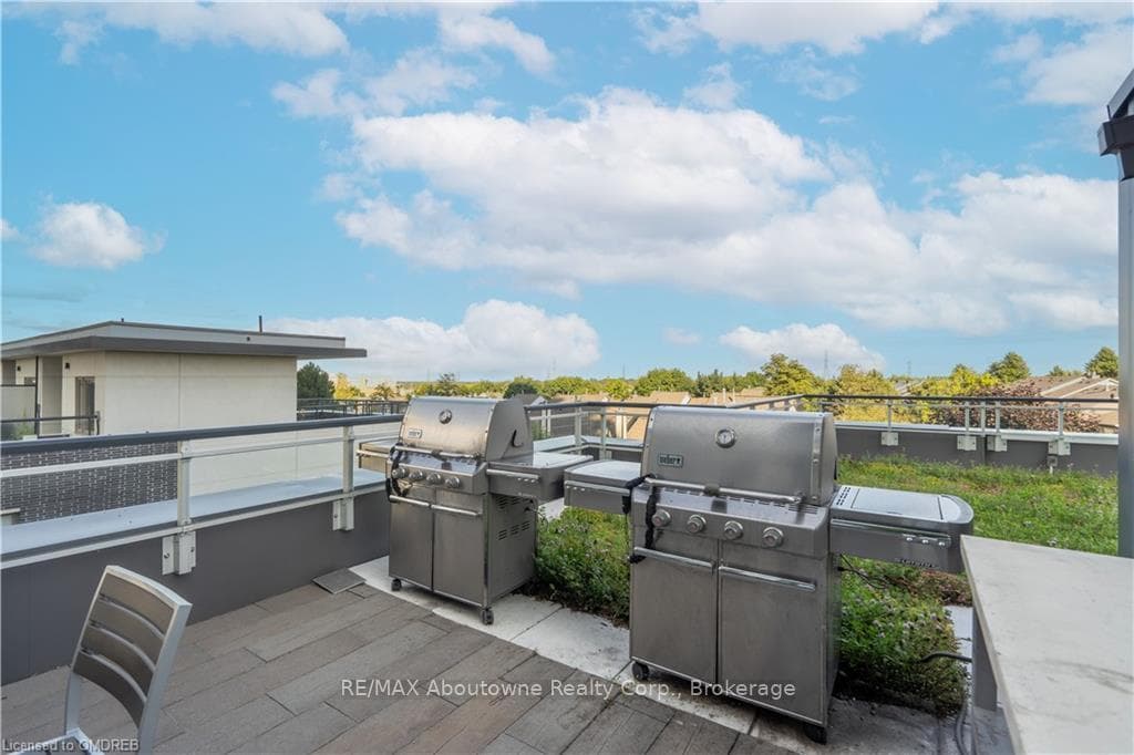 2560 EGLINGTON Avenue Unit 607 photo 24