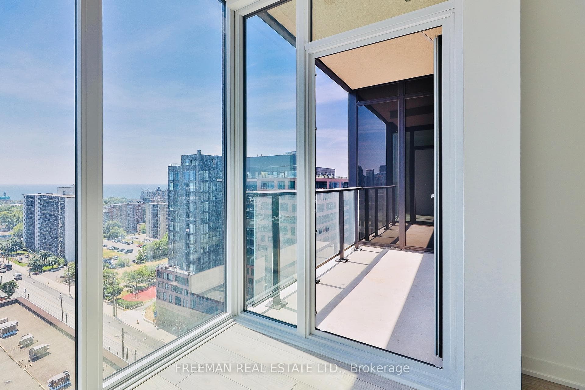 285 Dufferin Street Unit 1314 photo 5