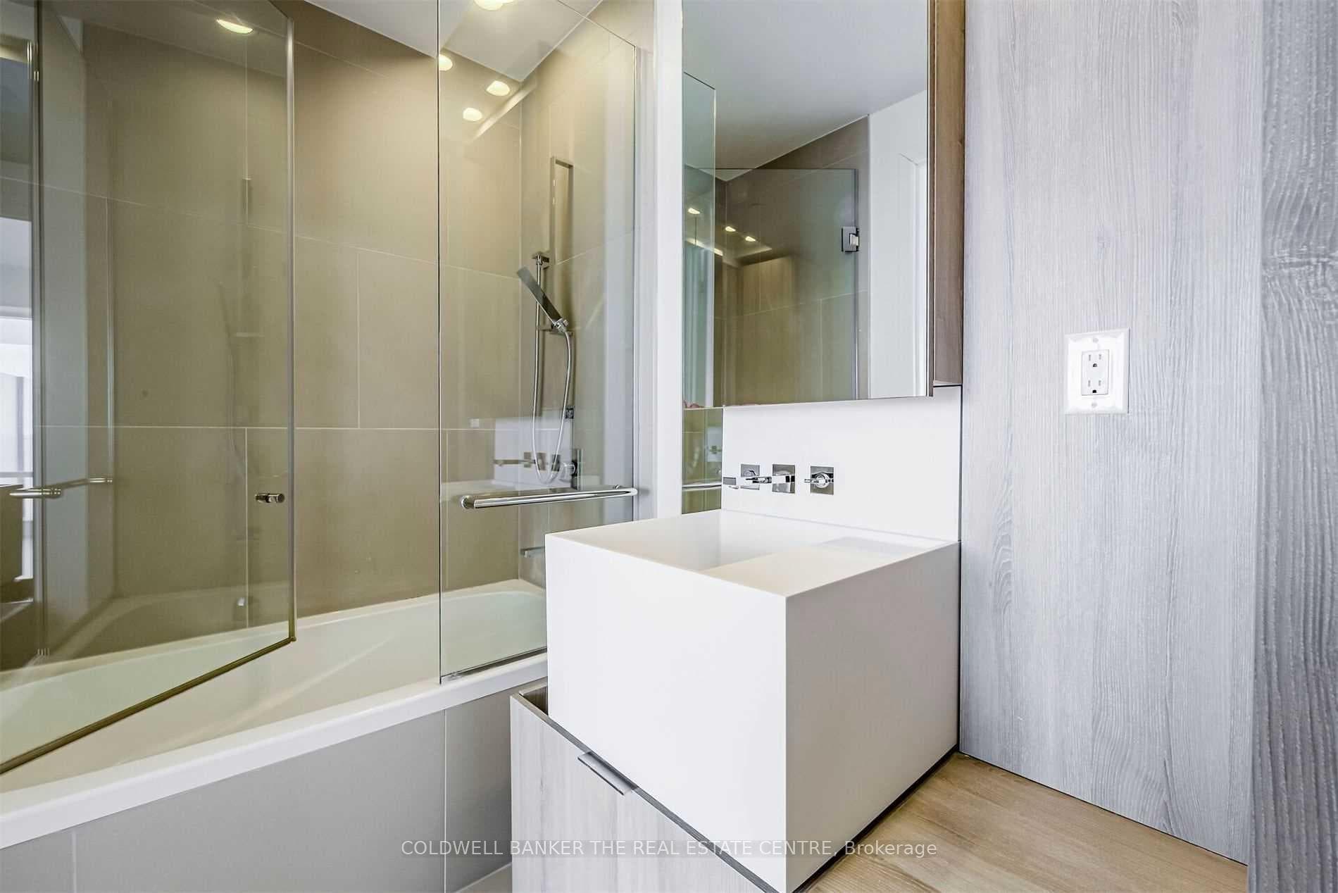 1 Bloor Street Unit 6607 photo 20