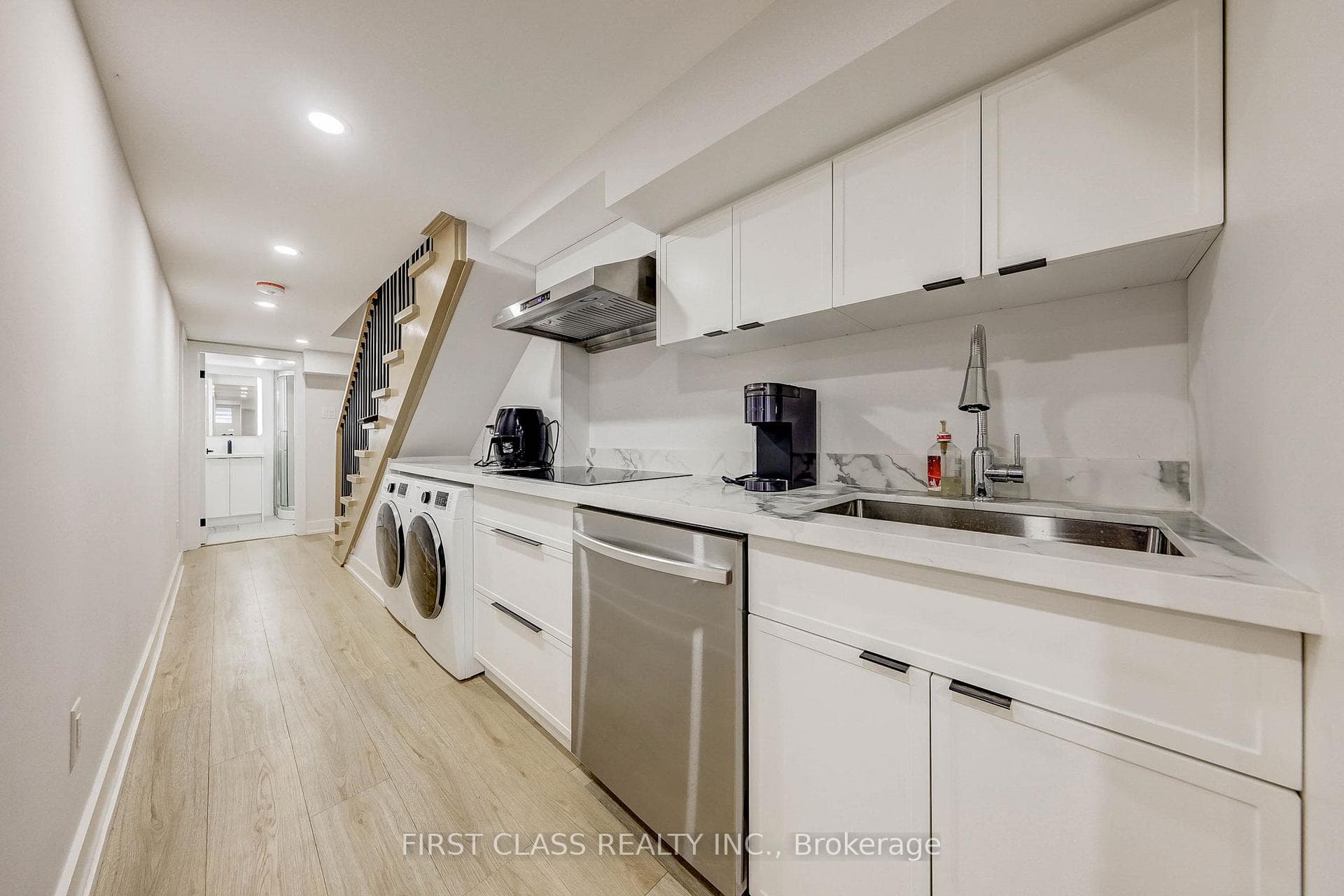 431 Roxton Road photo 31