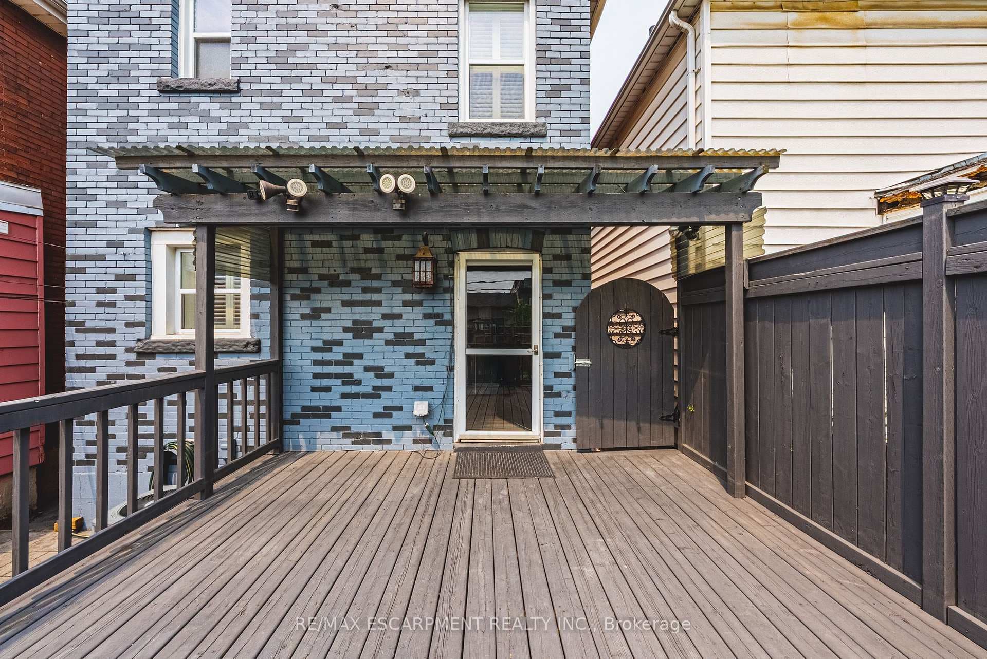 218 Grosvenor Avenue photo 29