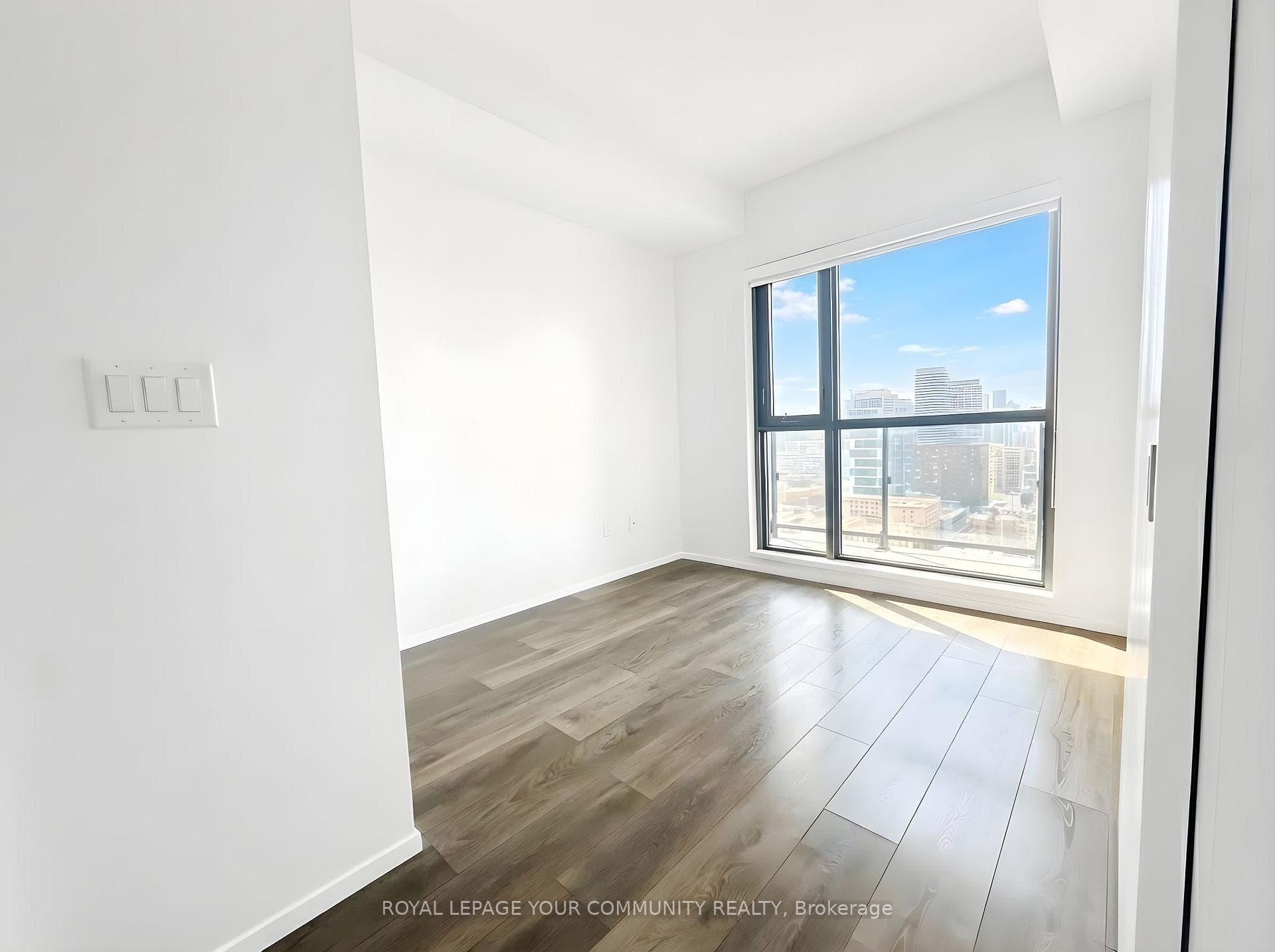 159 Dundas Street Unit 2807 photo 14