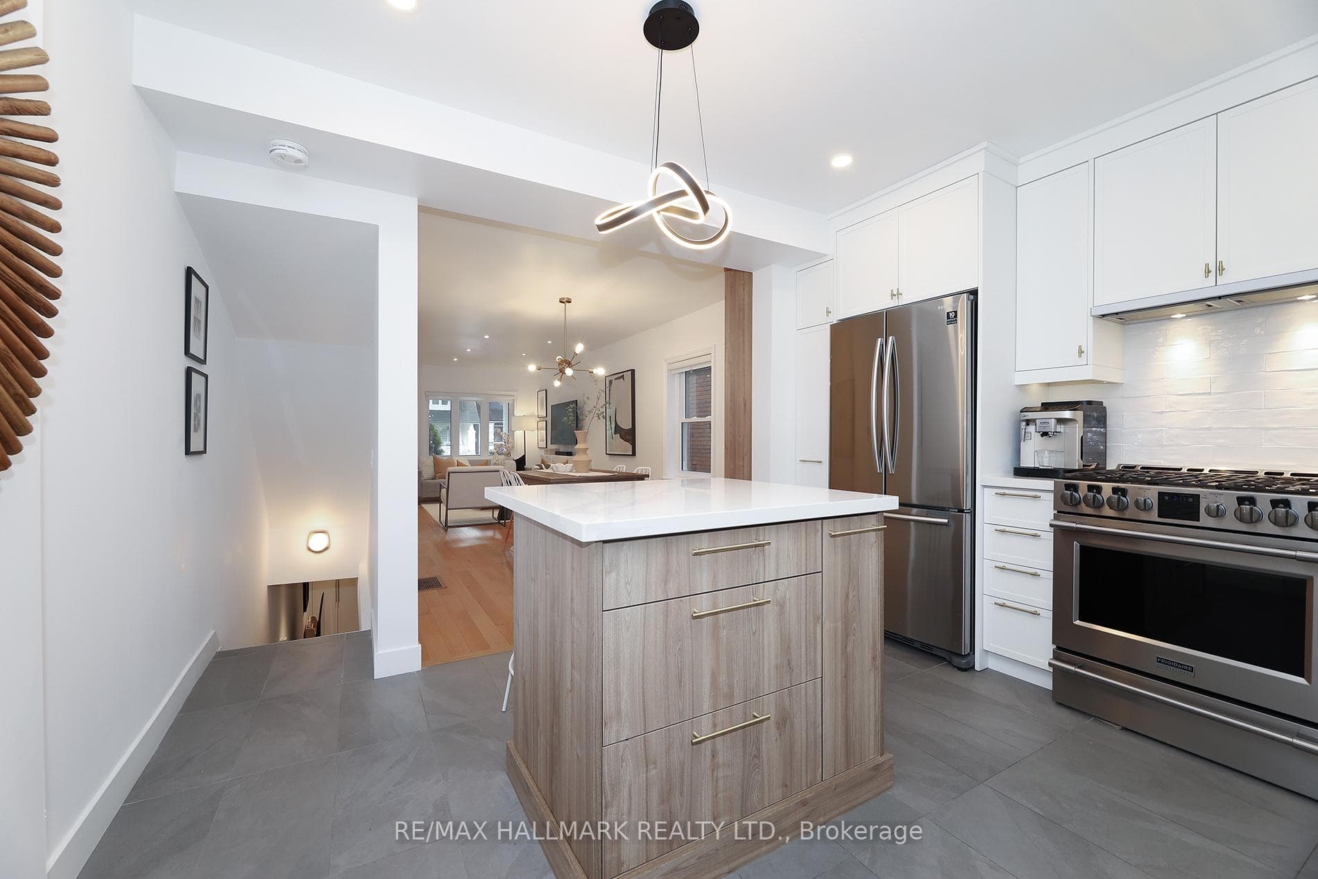 339 Scarborough Road photo 19