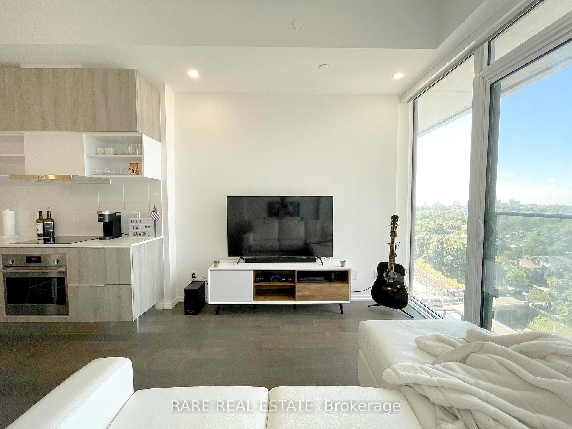 5 Soudan Avenue Unit 1516 photo 4