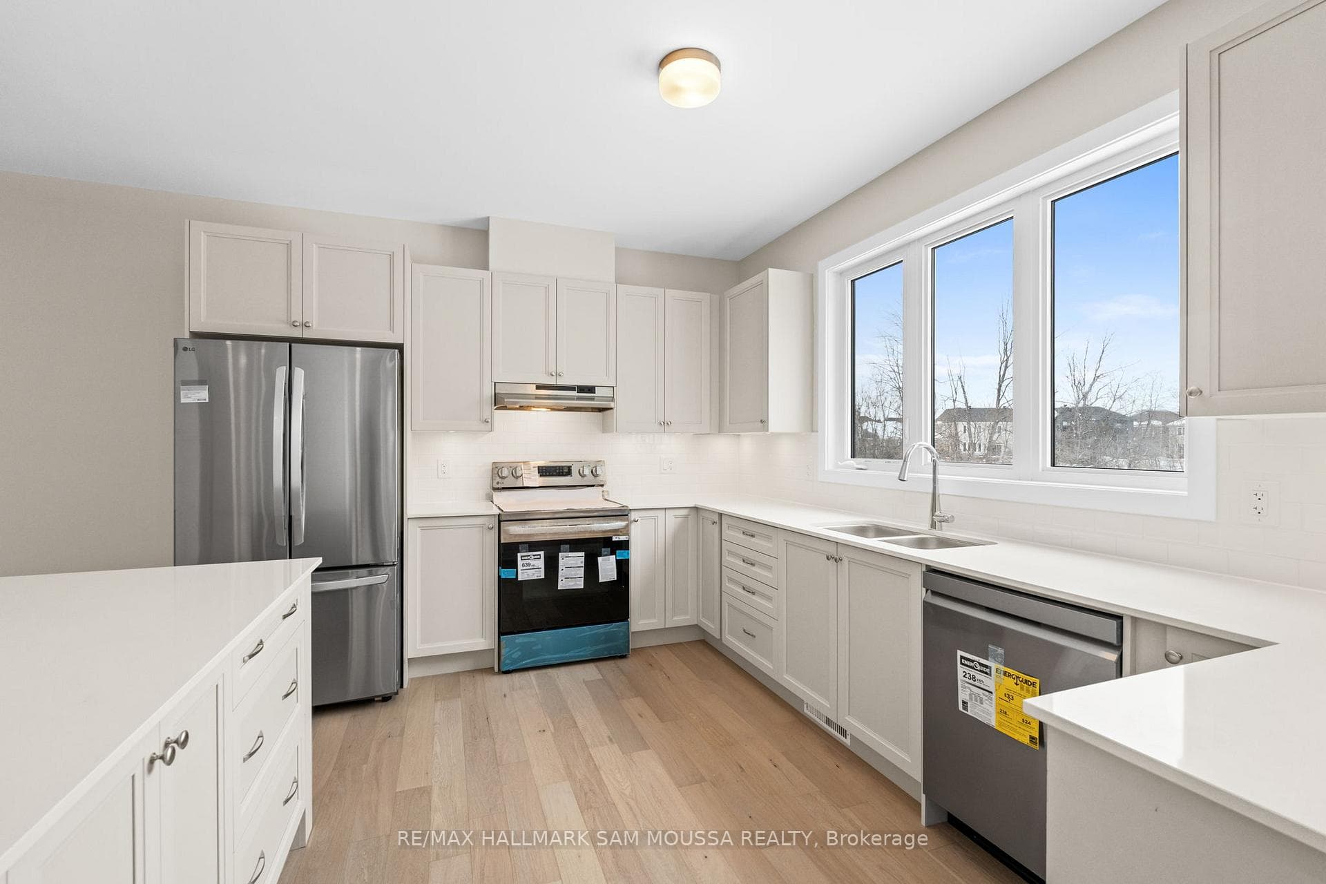 410 Euphoria Crescent photo 15