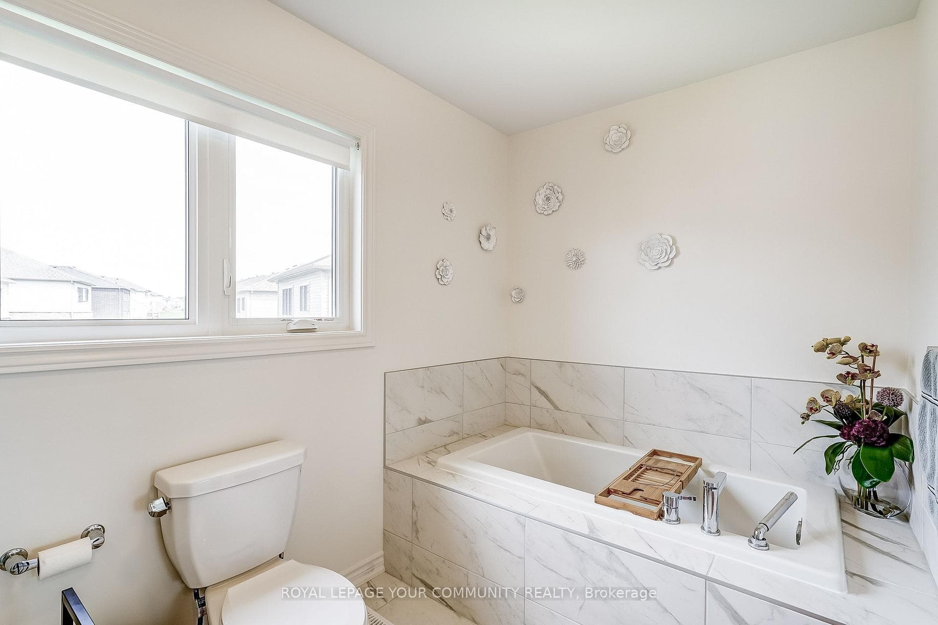 249 Madelaine Drive photo 23