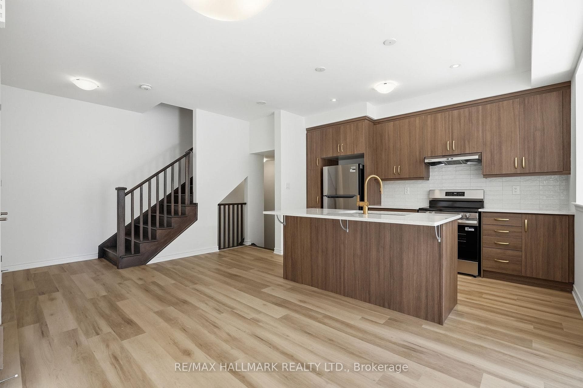 61 Pearen Lane photo 21