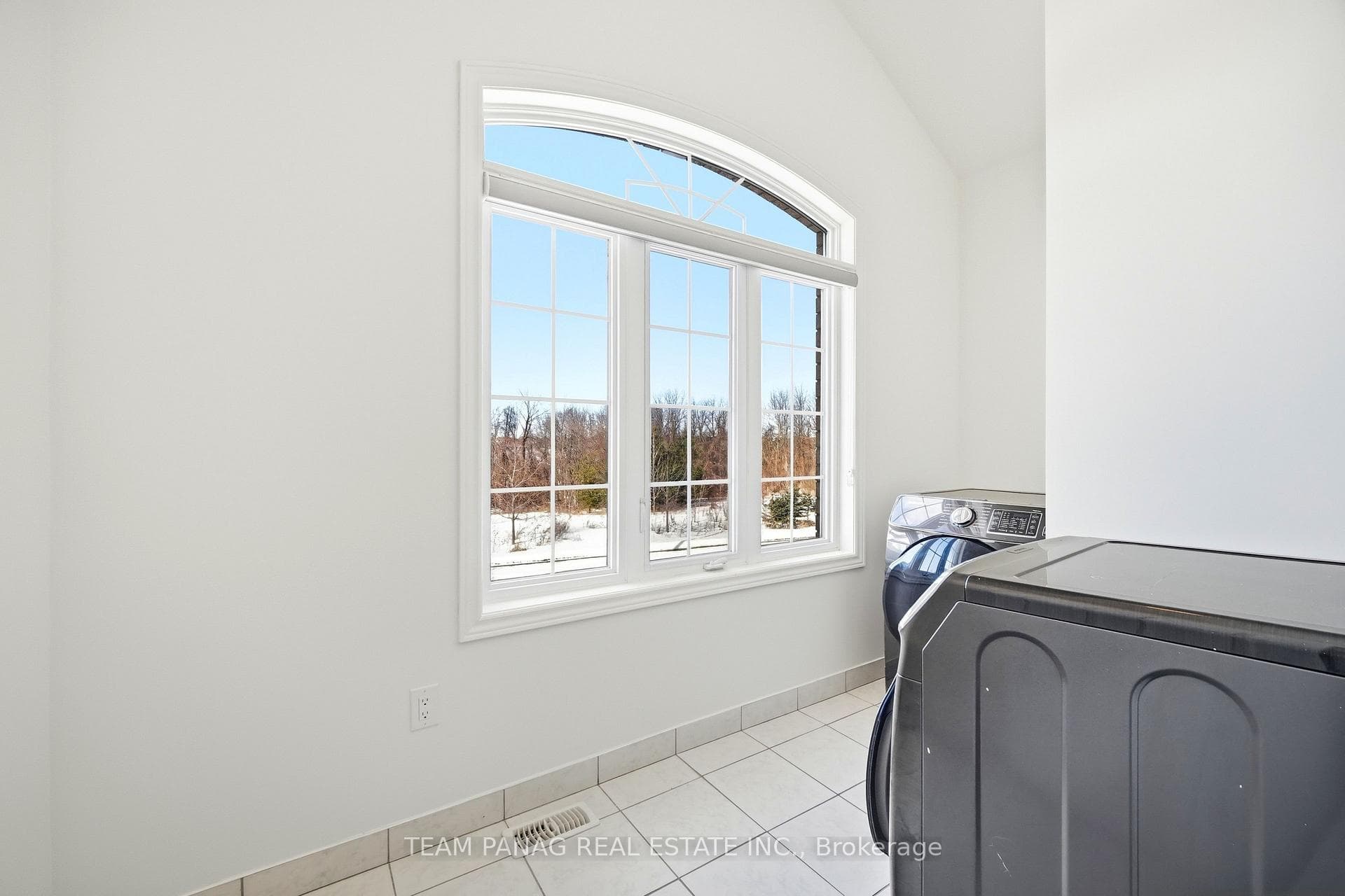 414 Royal West Drive photo 32