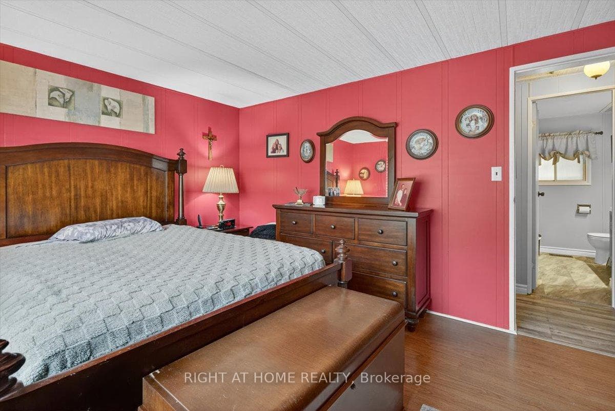 45 Linden Lane photo 13
