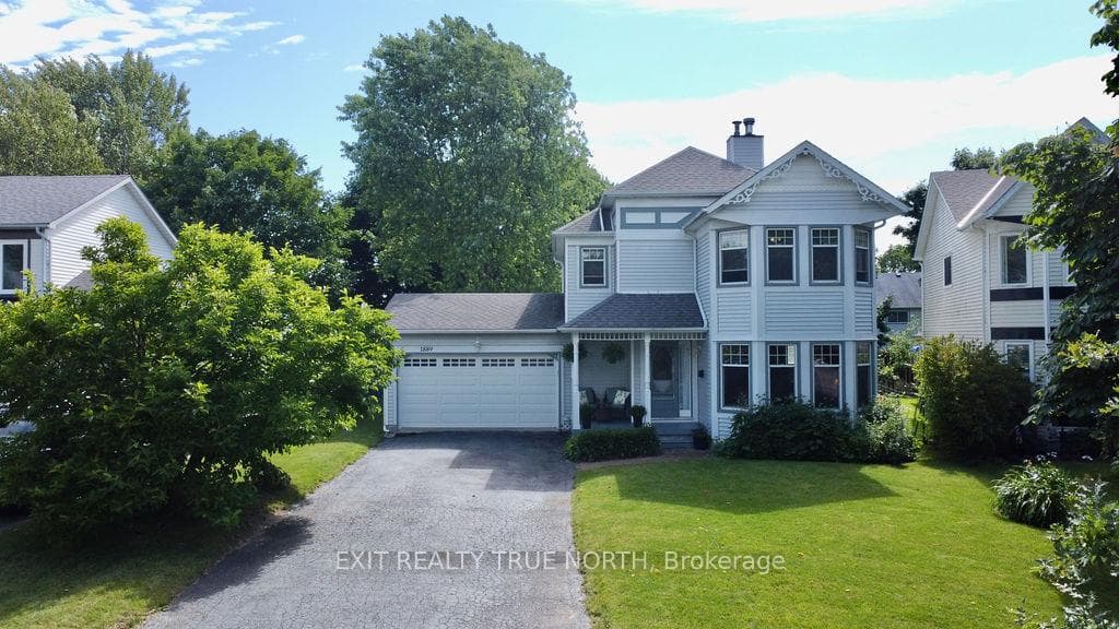 1889 Applewood Avenue photo 1