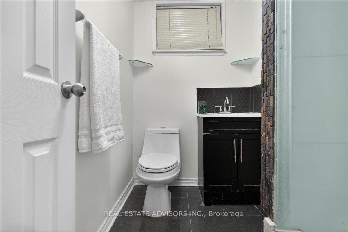 84 Ardglen Drive photo 31