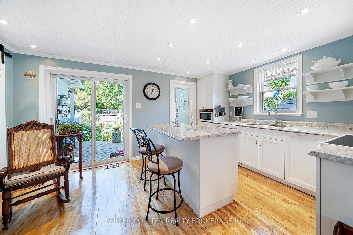 386 Ellen Street photo 14